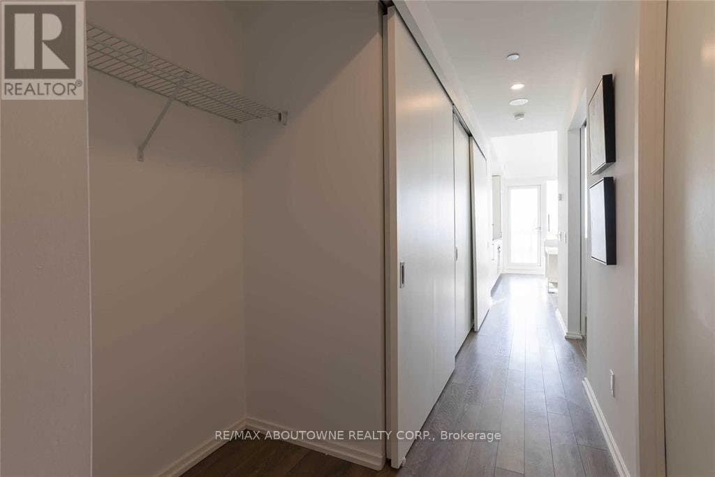 197 Yonge Street - Photo 3
