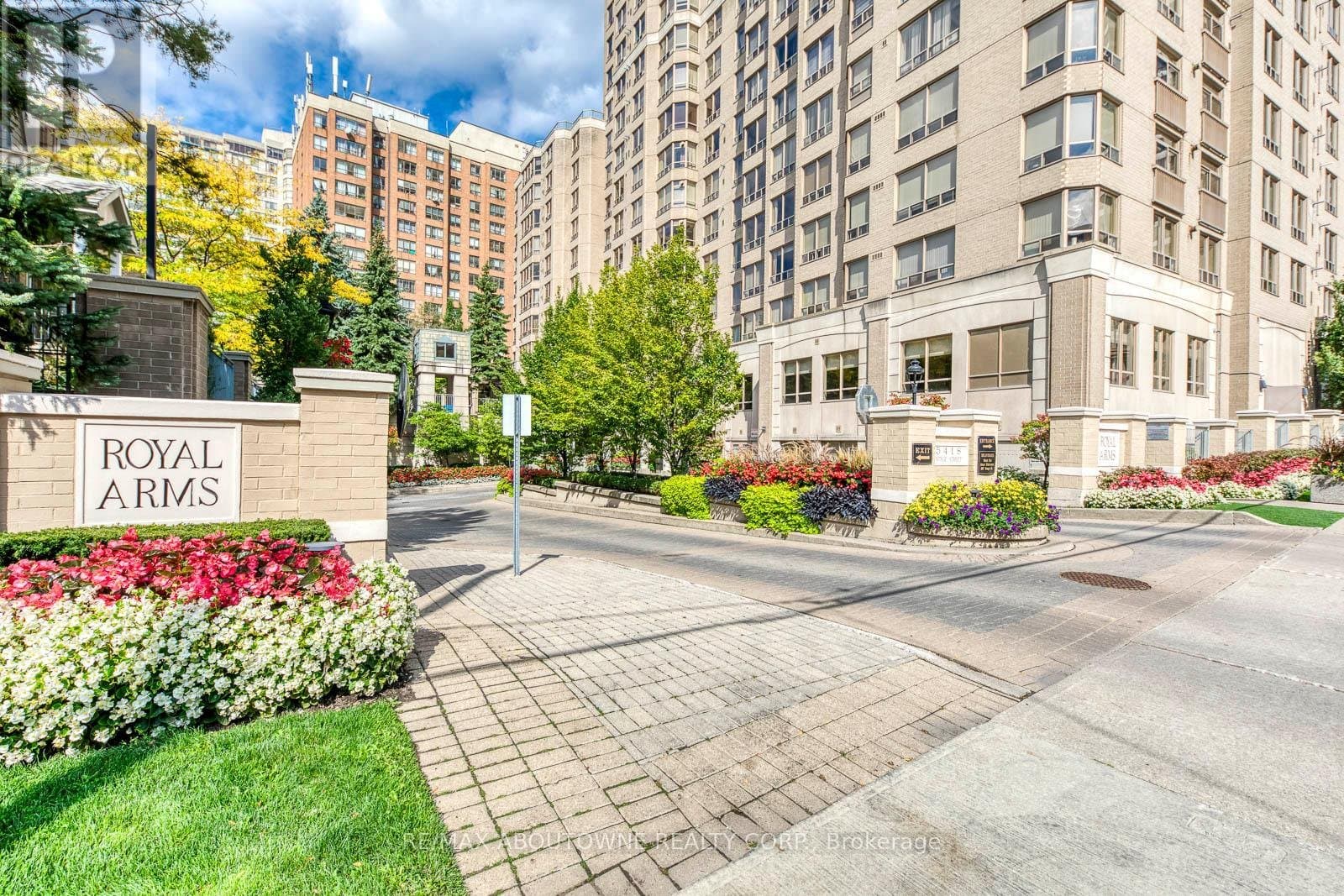 5418 Yonge Street - Photo 2