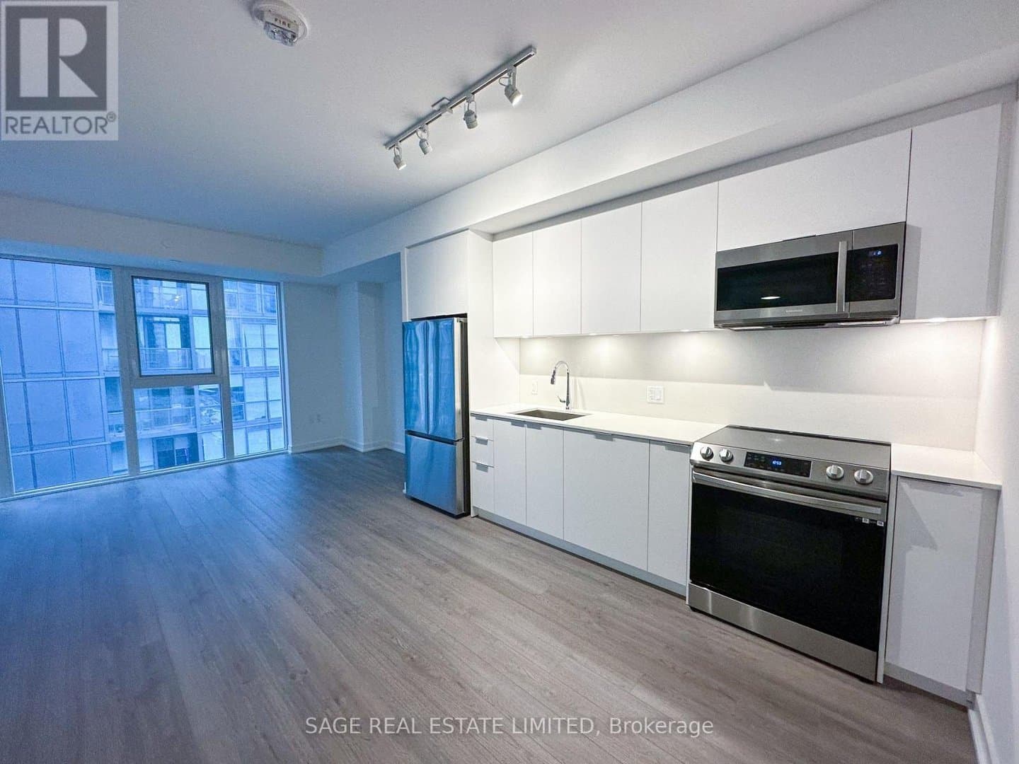 357 King Street - Photo 2