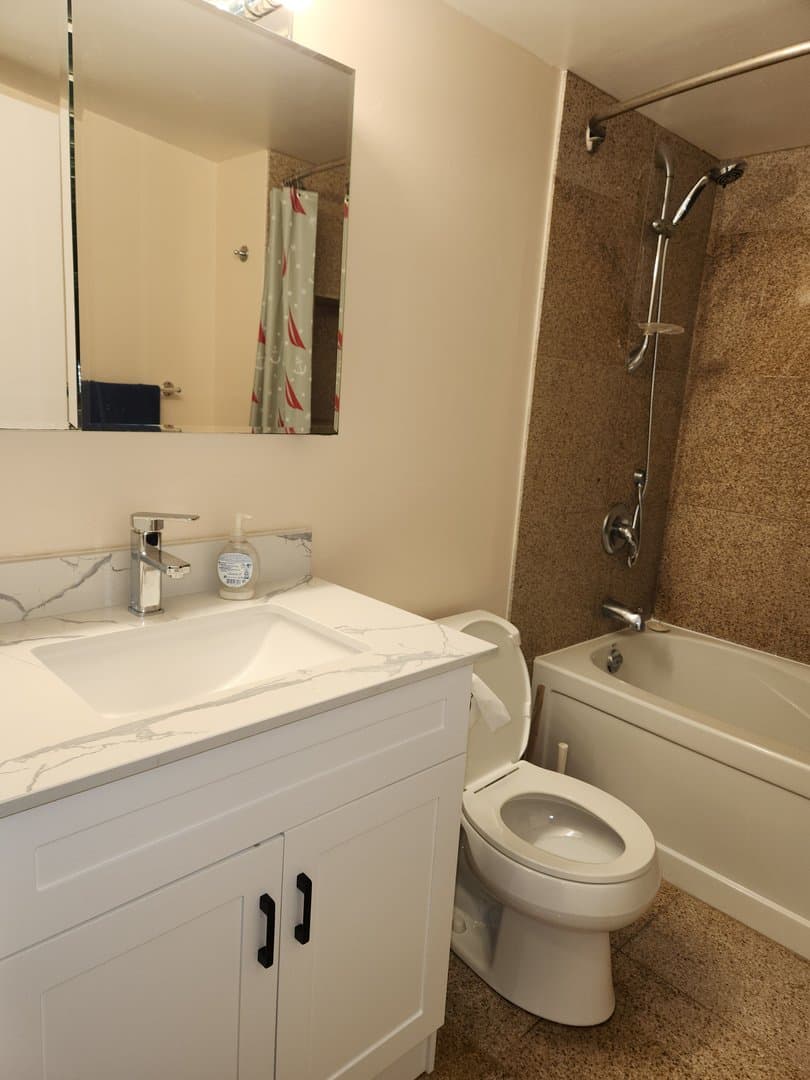 1055 Bay Street - Photo 3