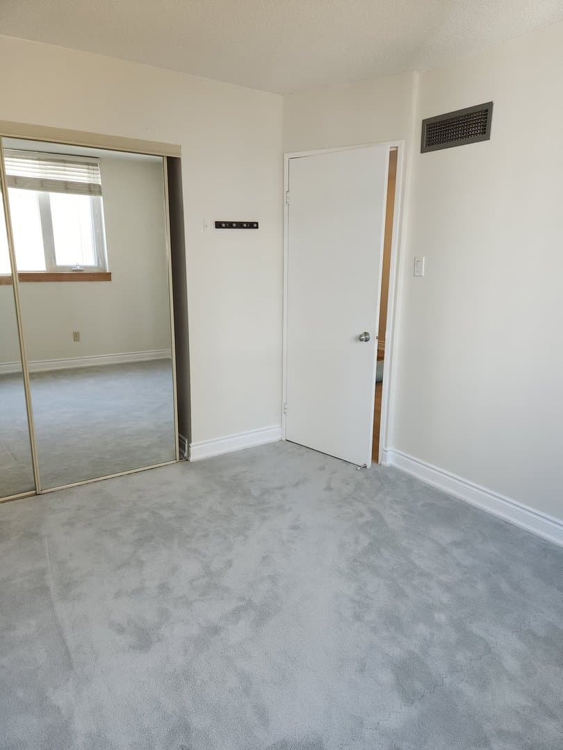 1055 Bay Street - Photo 4