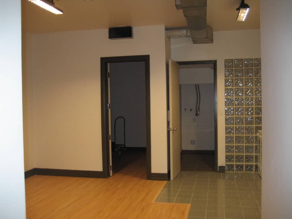 394 Bloor Street West - Photo 2