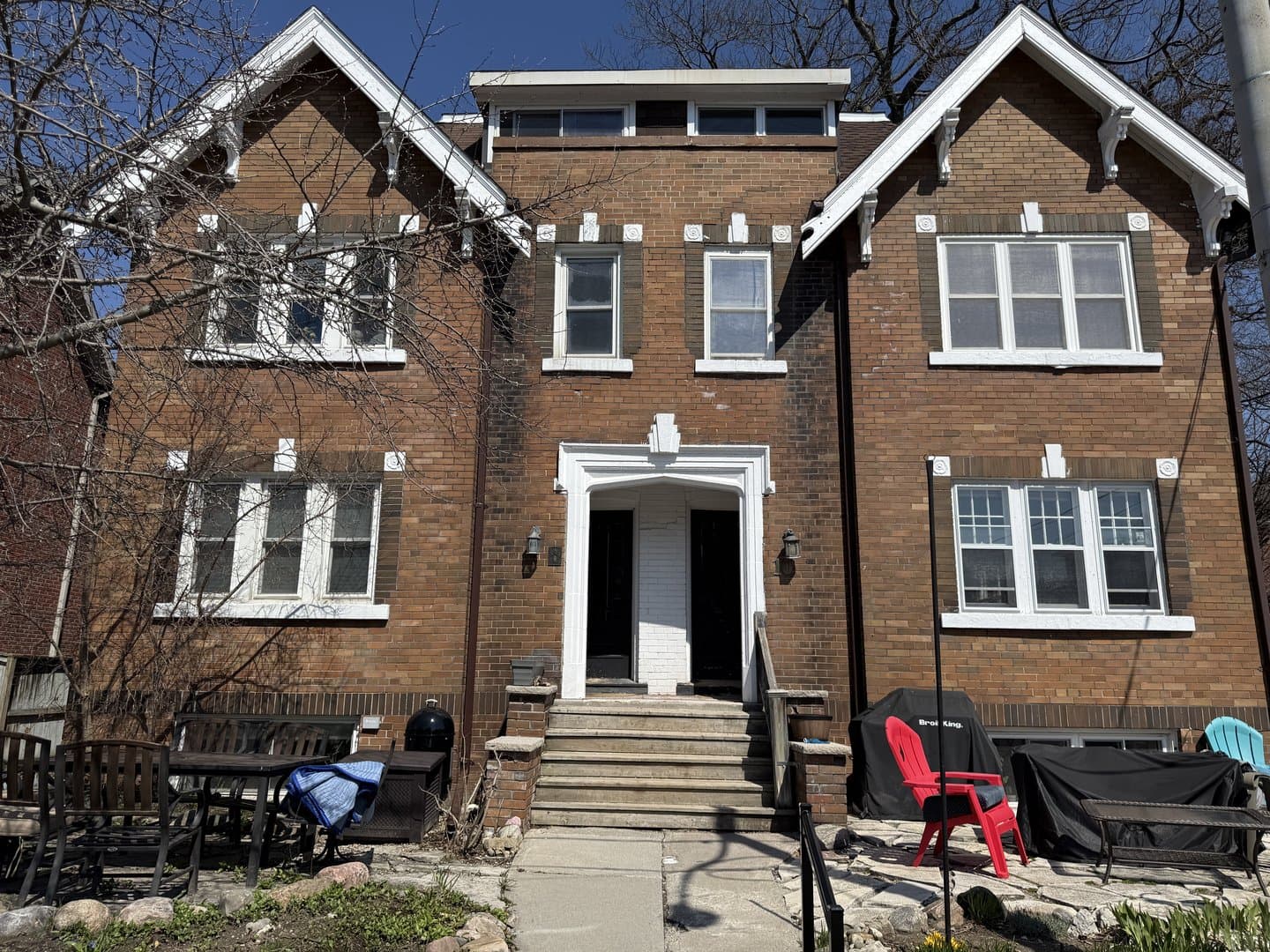 8 Avion Avenue - Photo 1