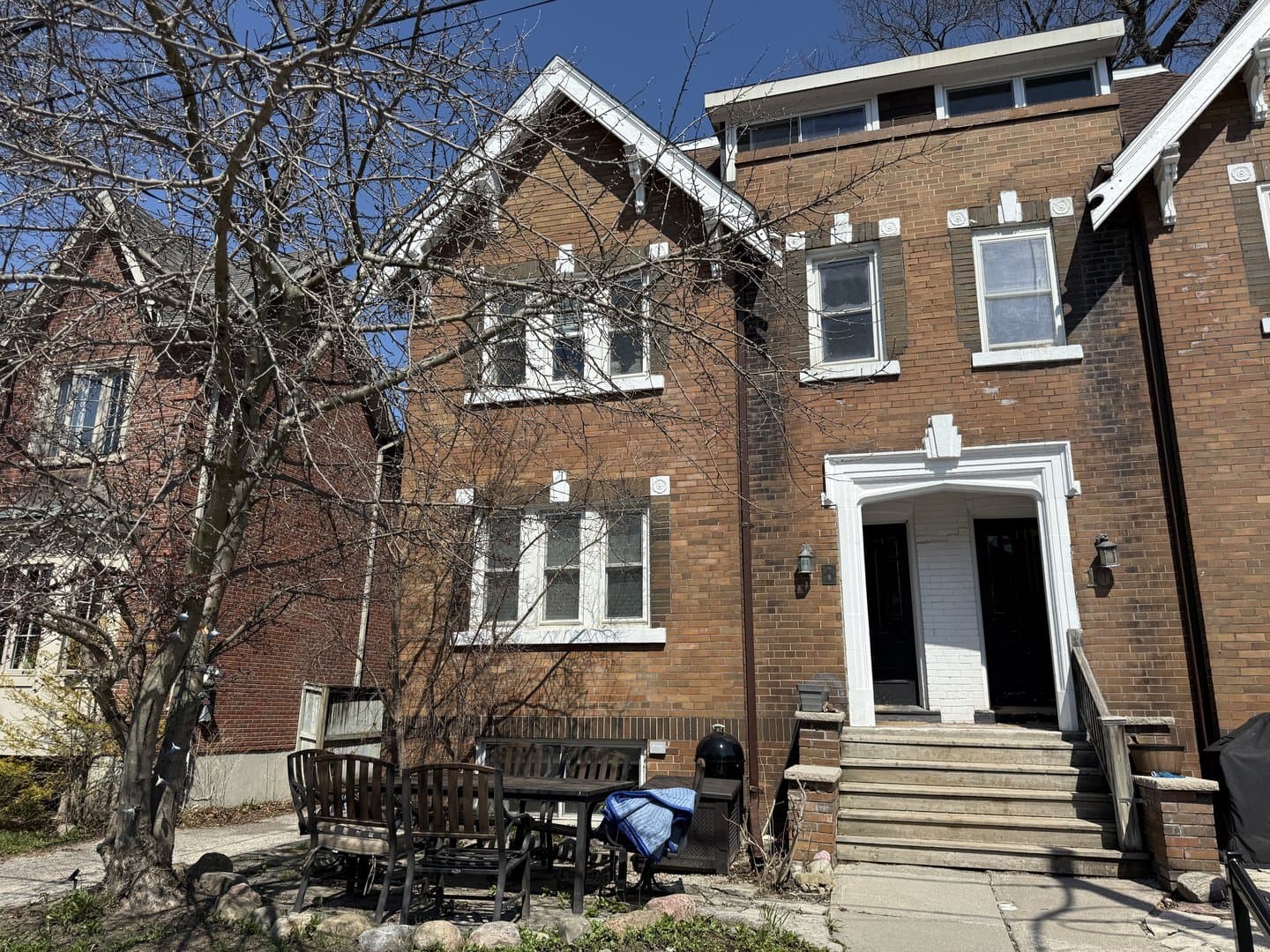 8 Avion Avenue - Photo 2