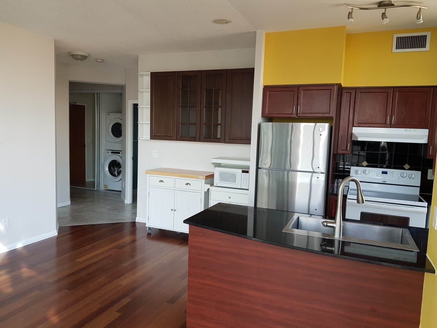 219 Fort York Boulevard - Photo 2