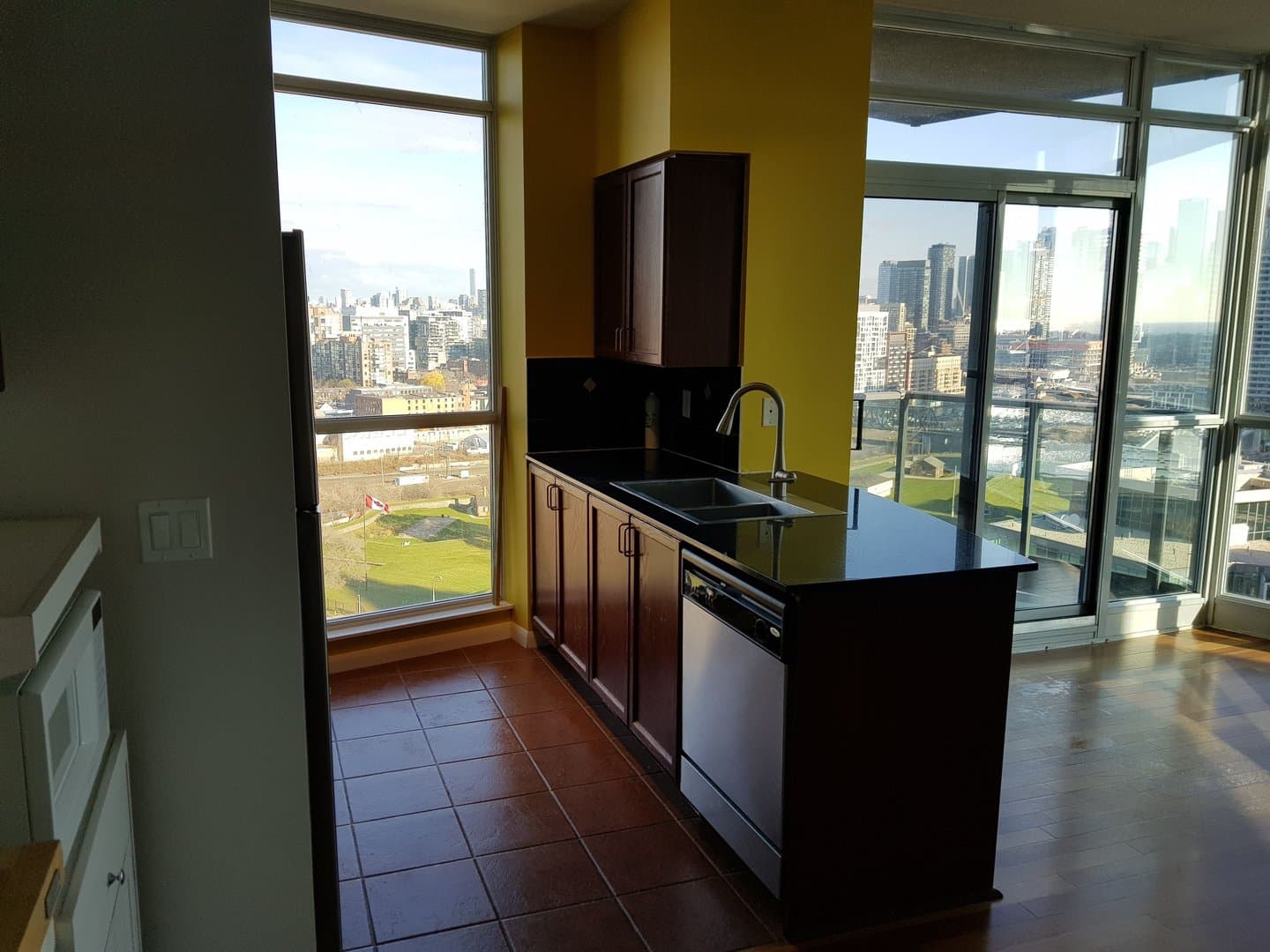 219 Fort York Boulevard - Photo 3