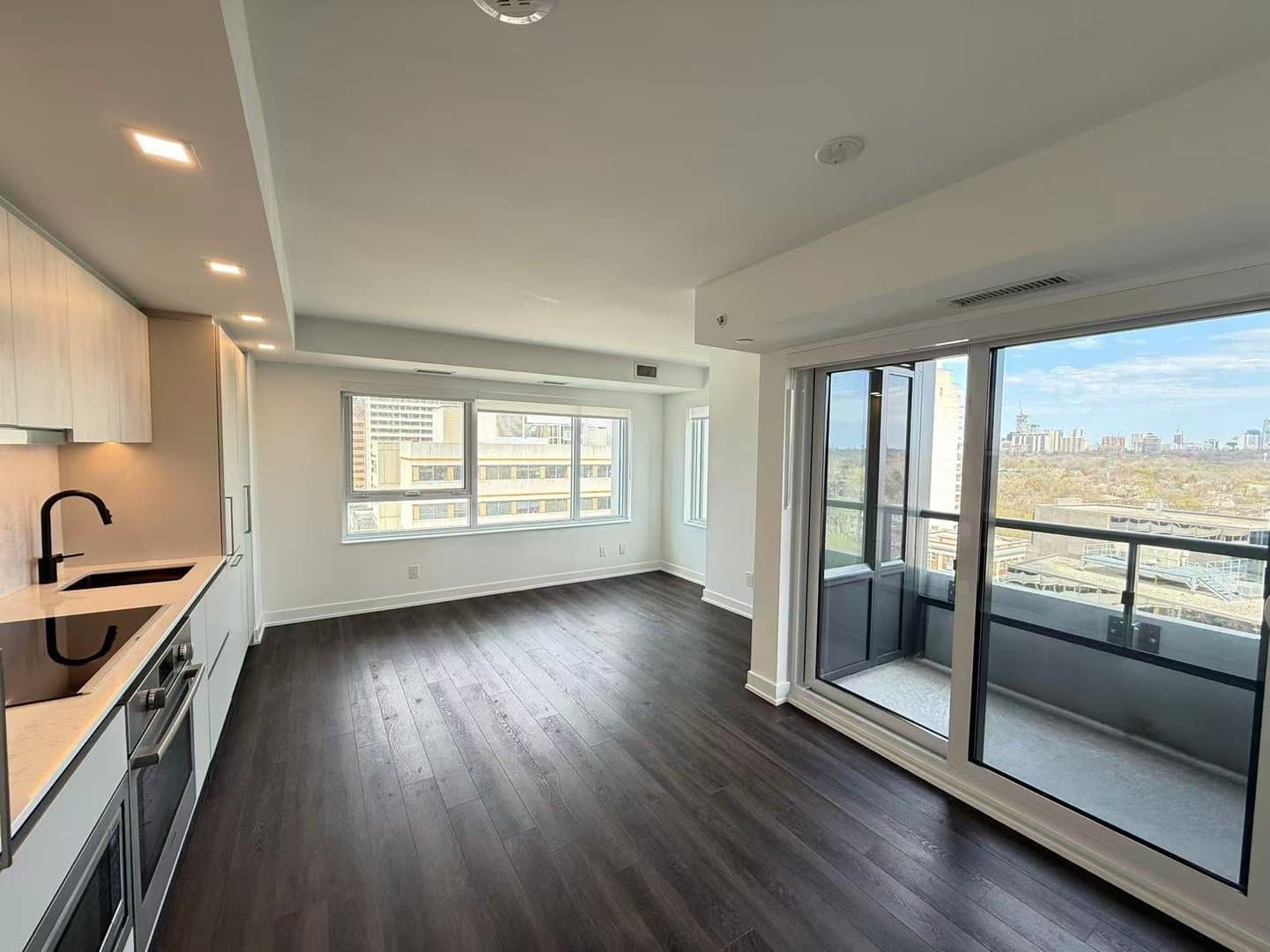 609 Sherbourne Street - Photo 4