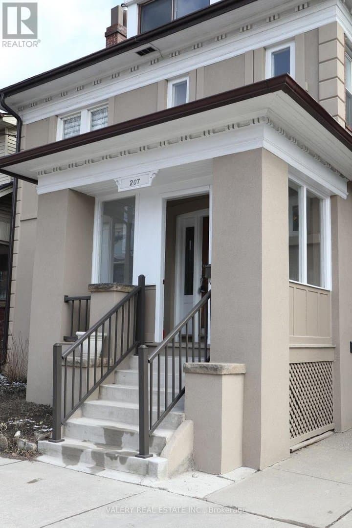 207 Oakwood Avenue - Photo 3