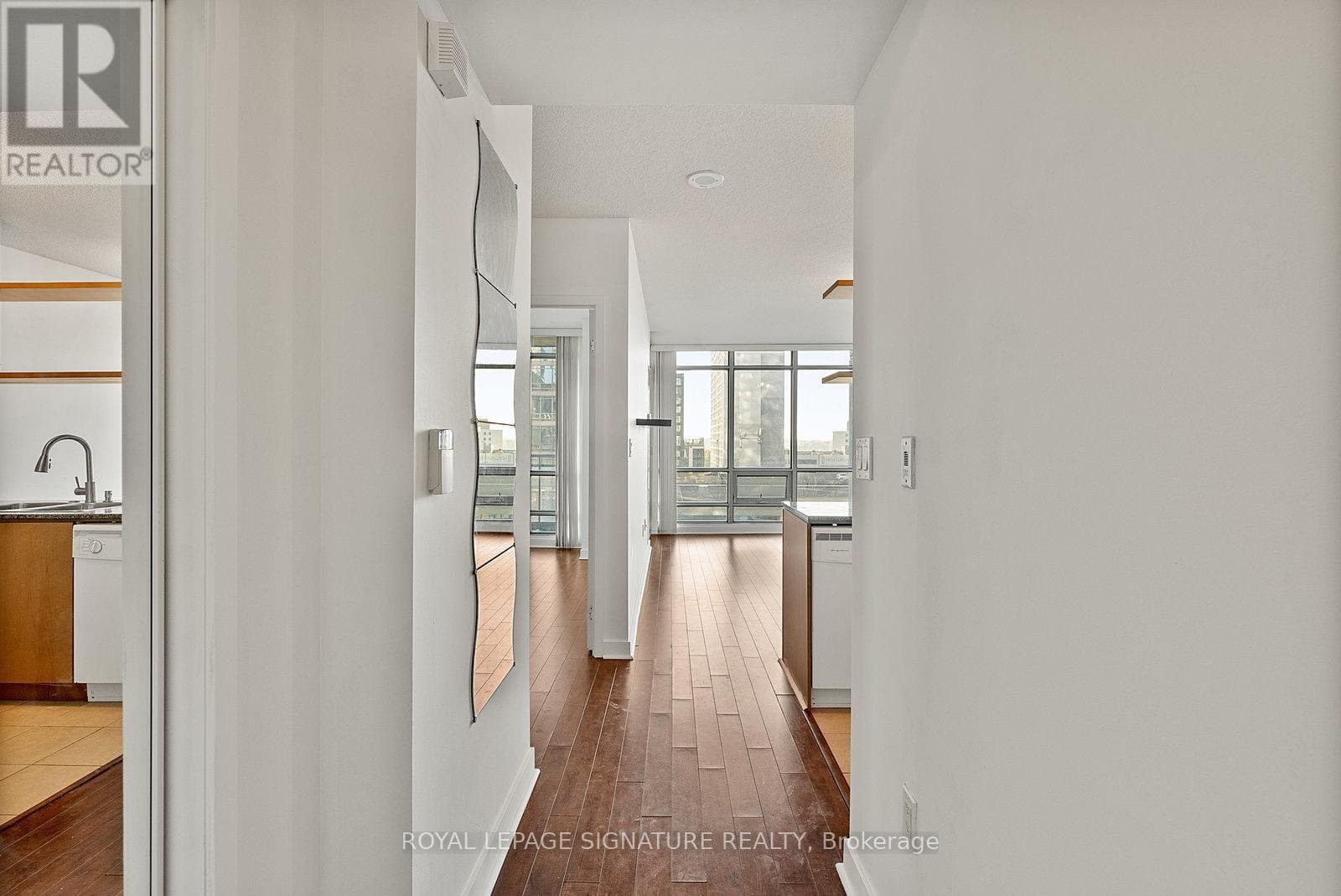 3 Navy Wharf Court - Photo 2