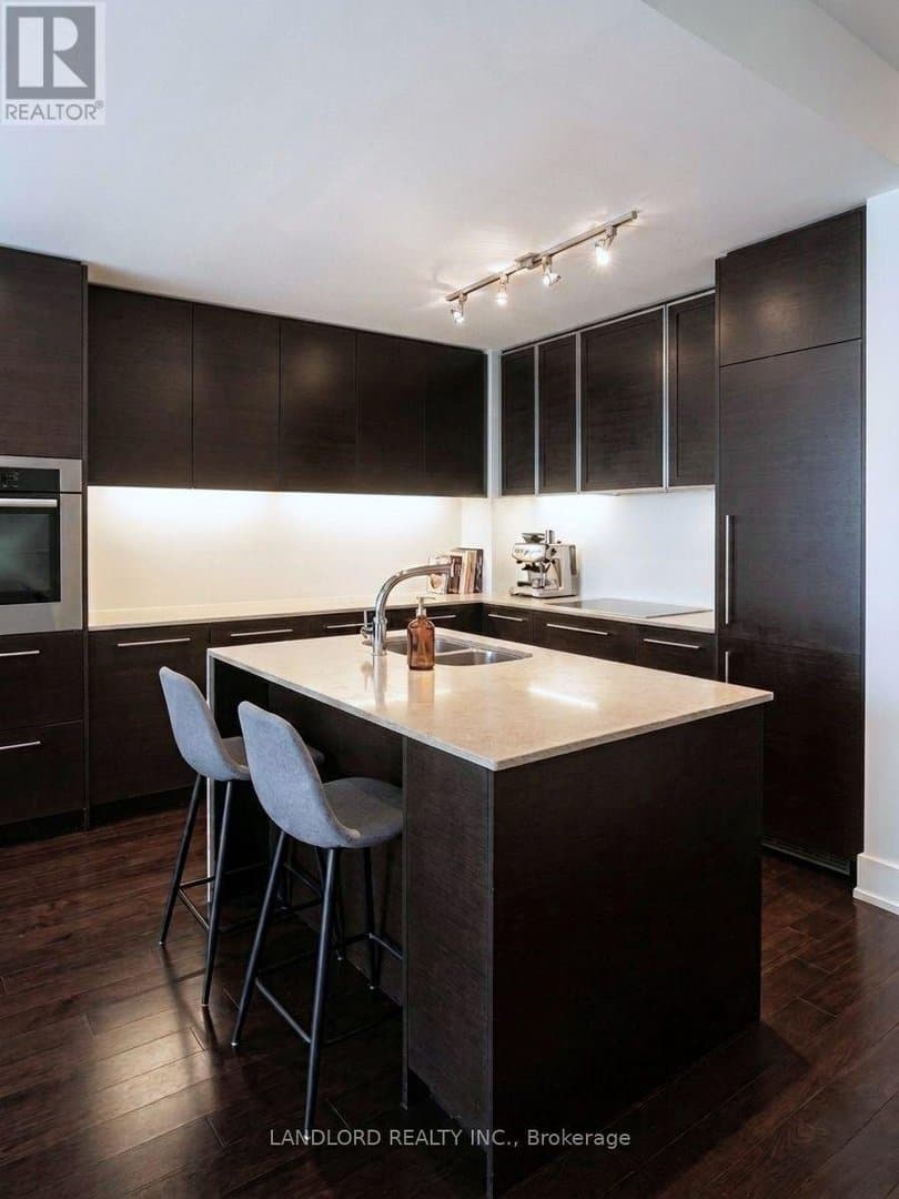 170 Avenue Road - Photo 1