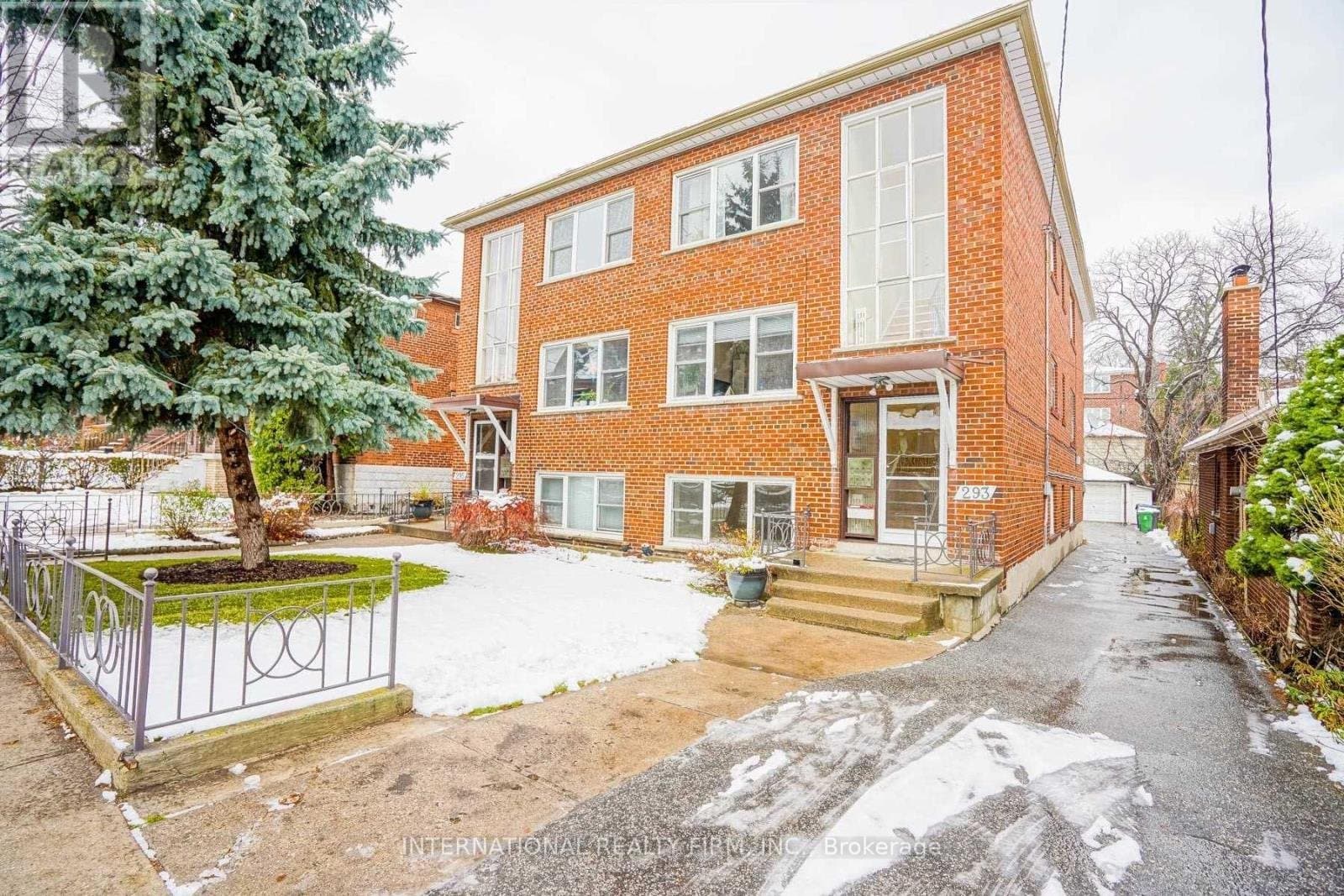 295 Indian Grove
