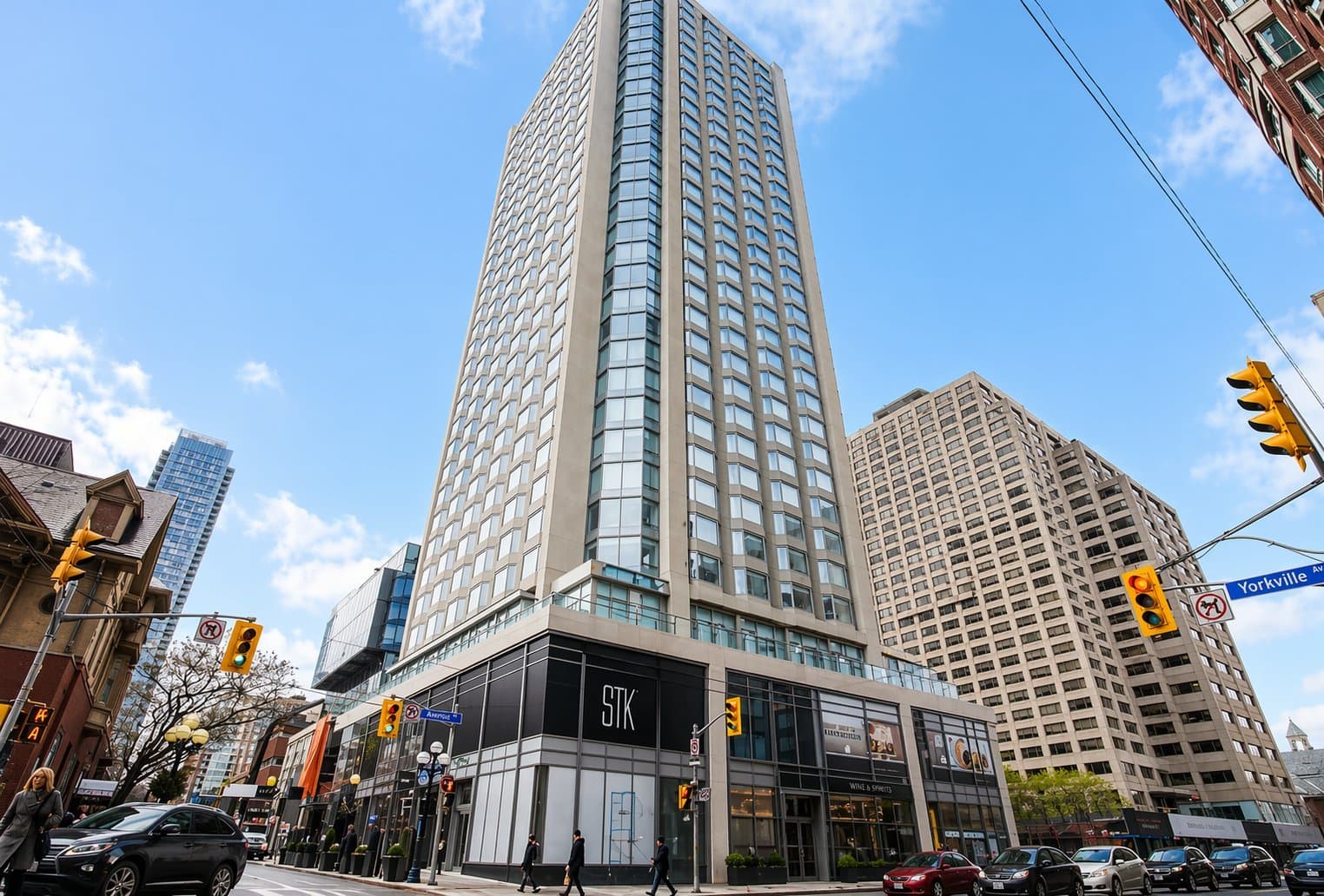 155 Yorkville Avenue - Photo 1