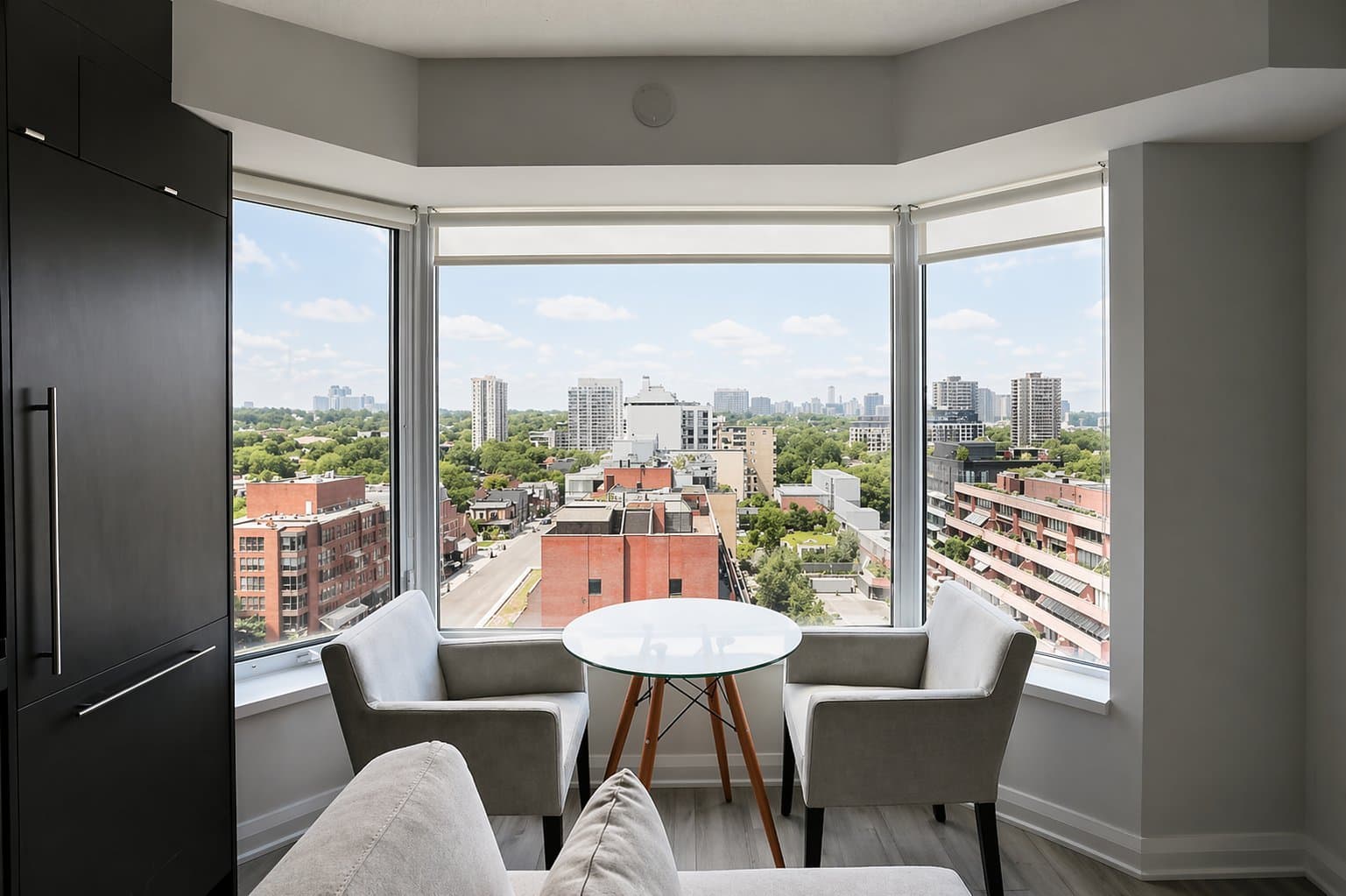 155 Yorkville Avenue - Photo 2