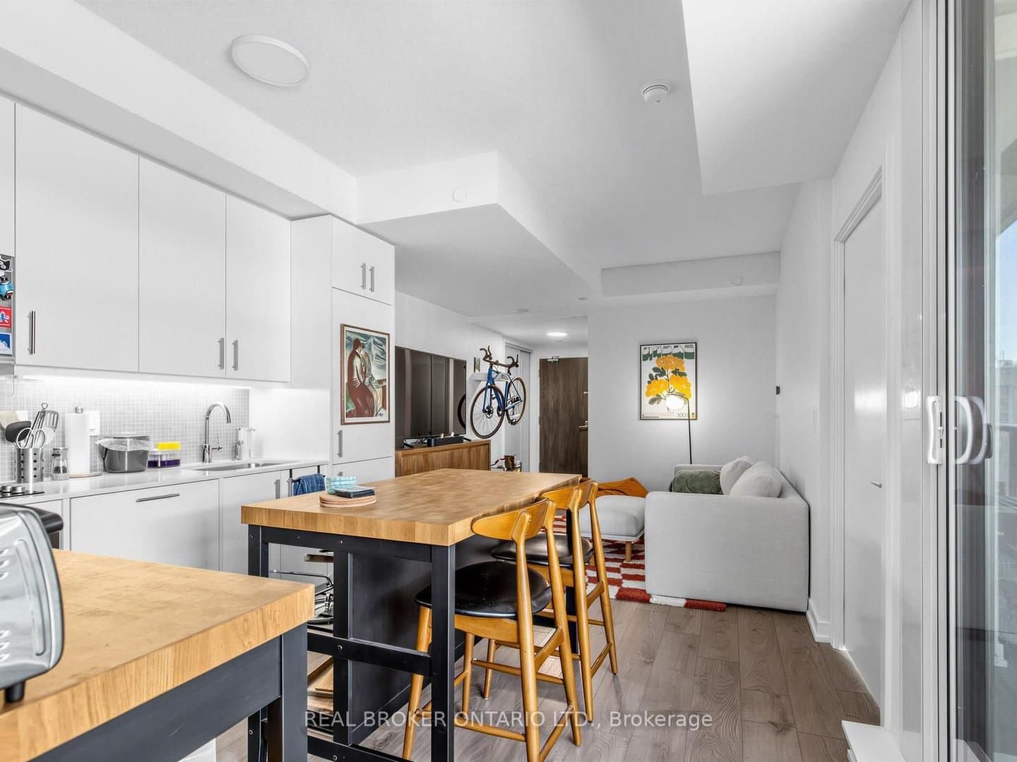 297 College Street - Photo 4