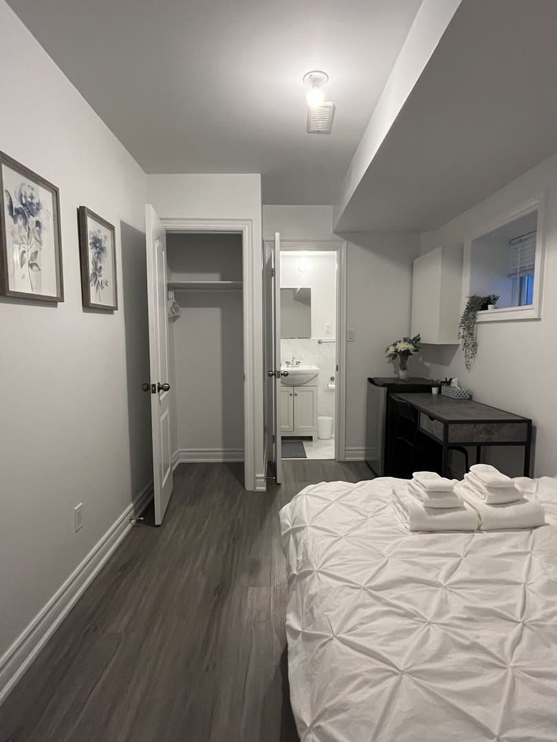 674 Bathurst Street - Photo 2