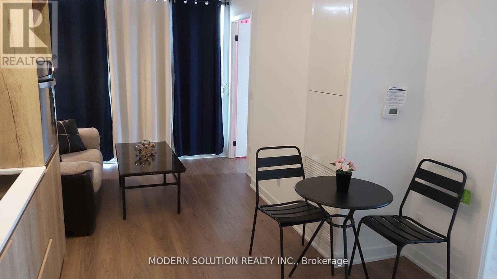 319 Jarvis Street - Photo 4