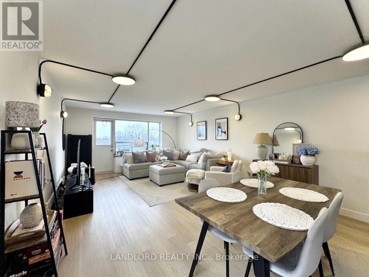420 Eglinton Avenue - Photo 4