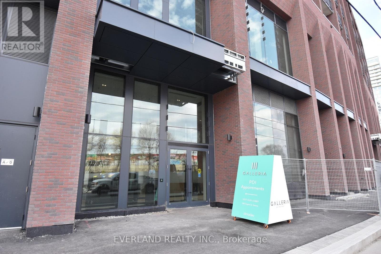 1185 Dupont Street - Photo 2