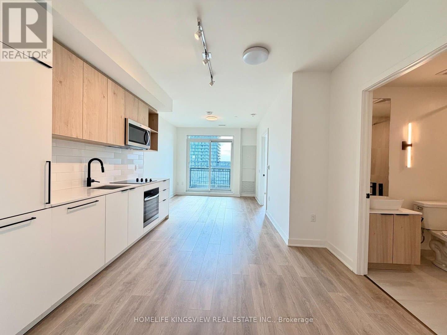 1185 Dupont Street - Photo 3