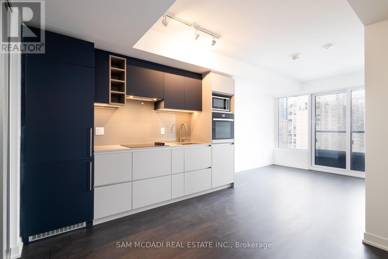 319 Jarvis Street - Photo 4