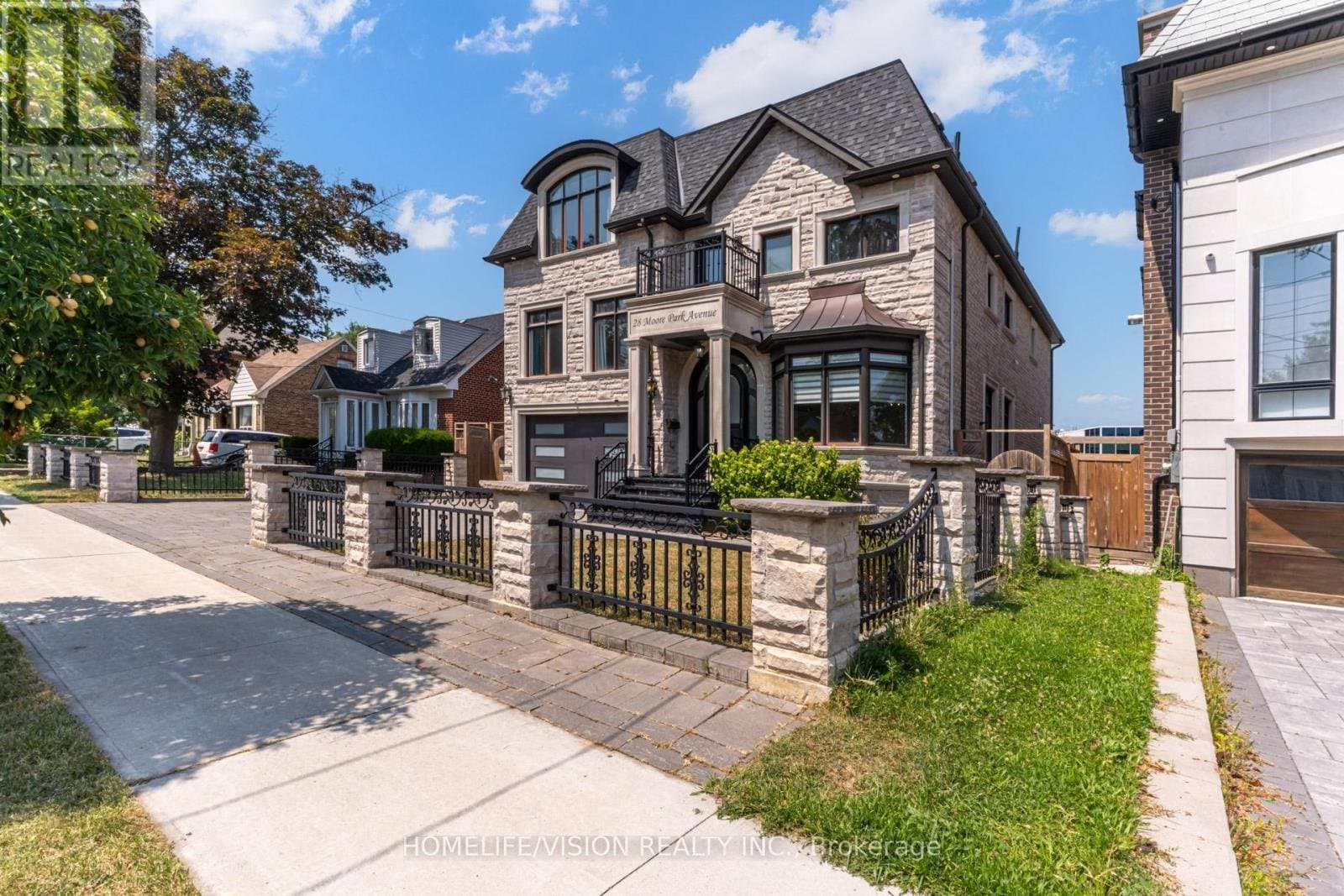 28 Moore Park Avenue - Photo 2