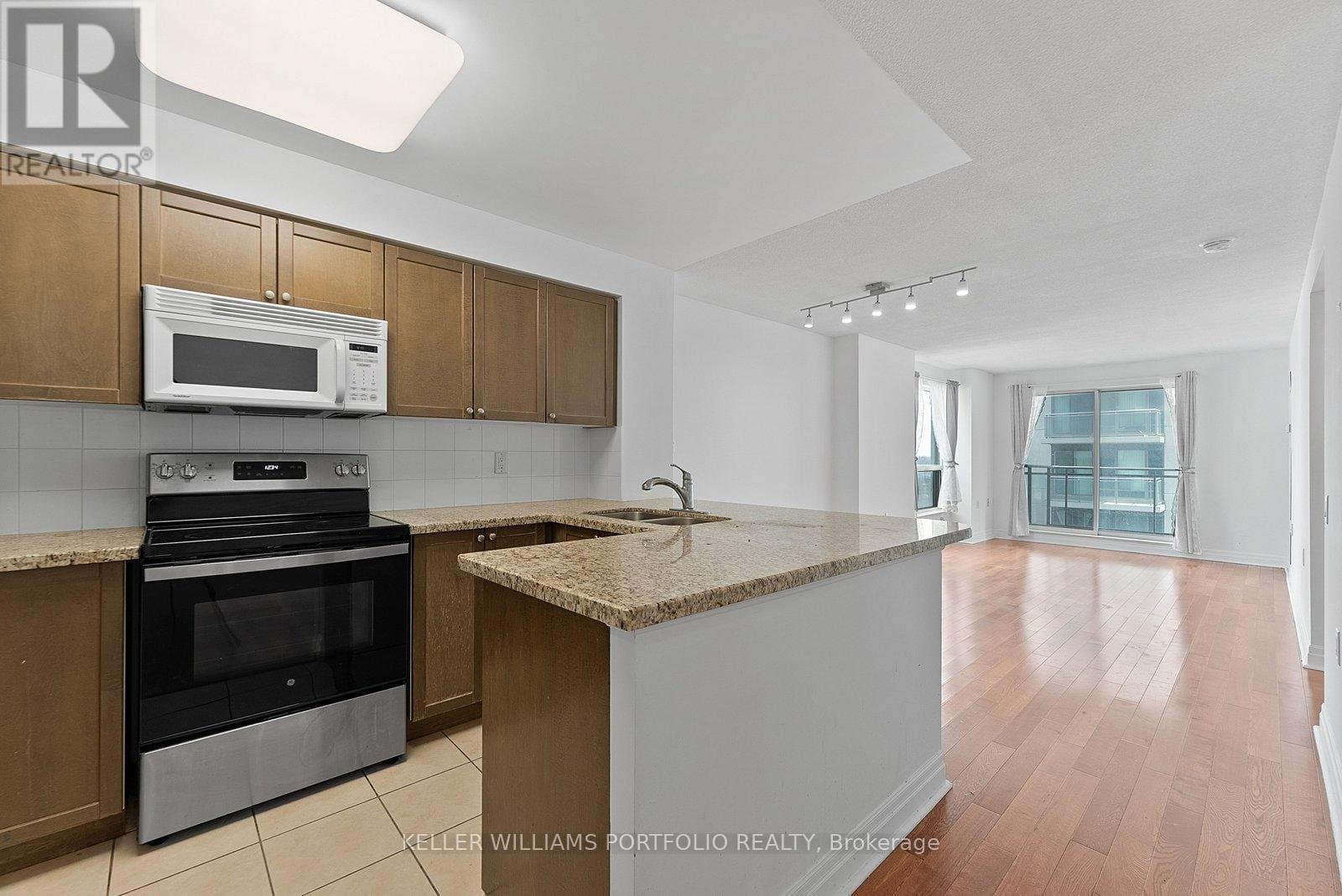 21 Hillcrest Avenue - Photo 4