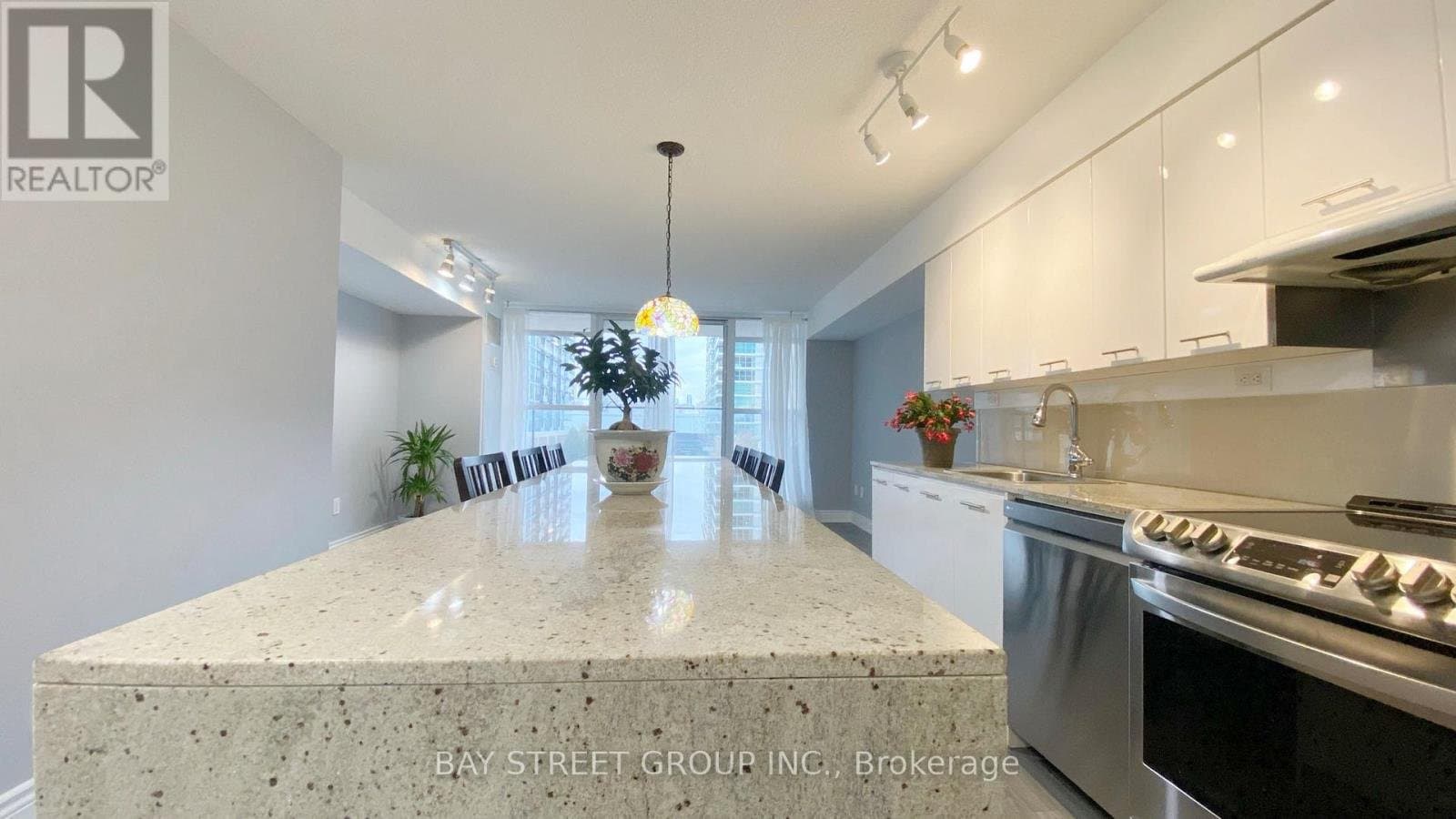 33 Singer Court - Photo 4
