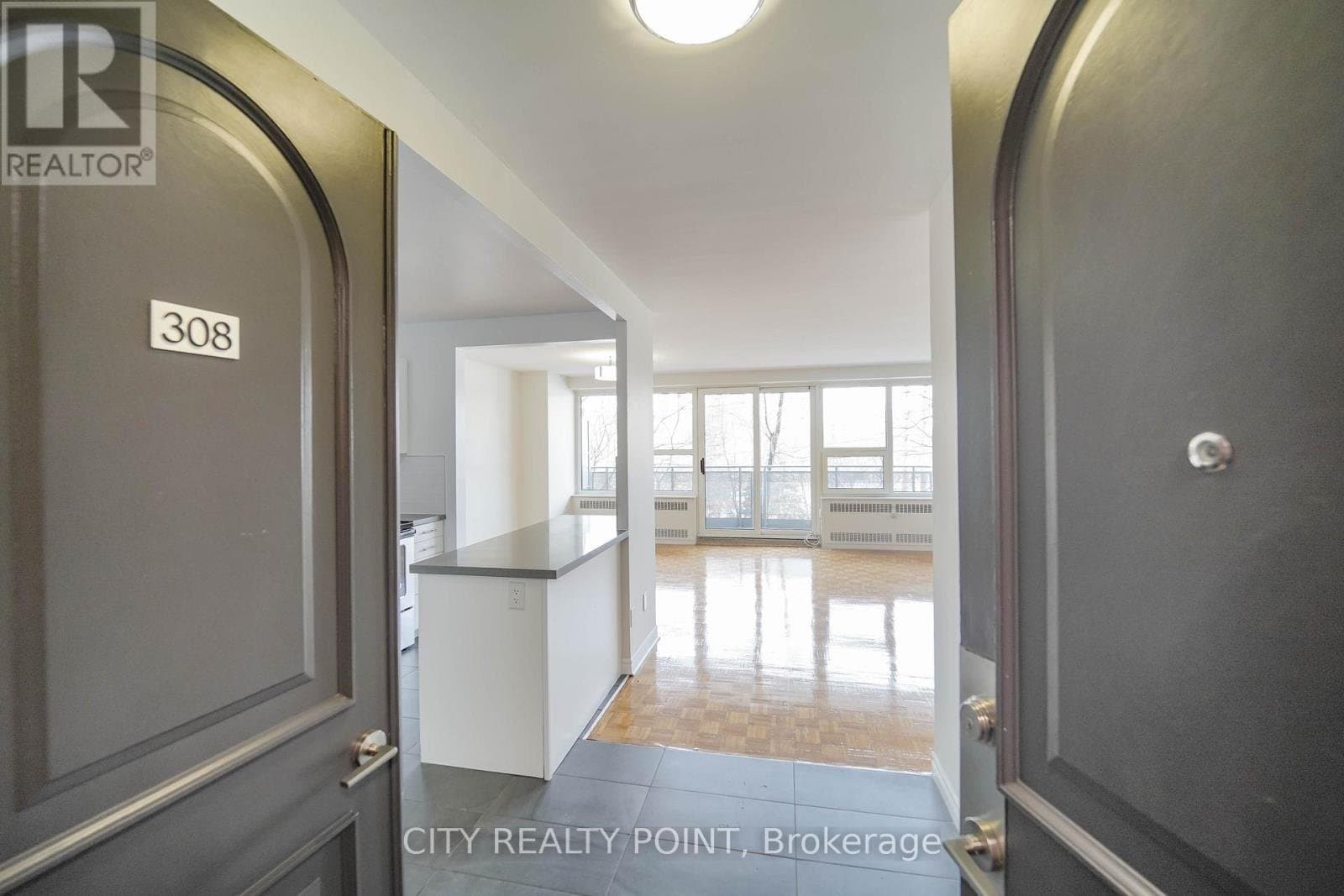 10 Shallmar Boulevard - Photo 2