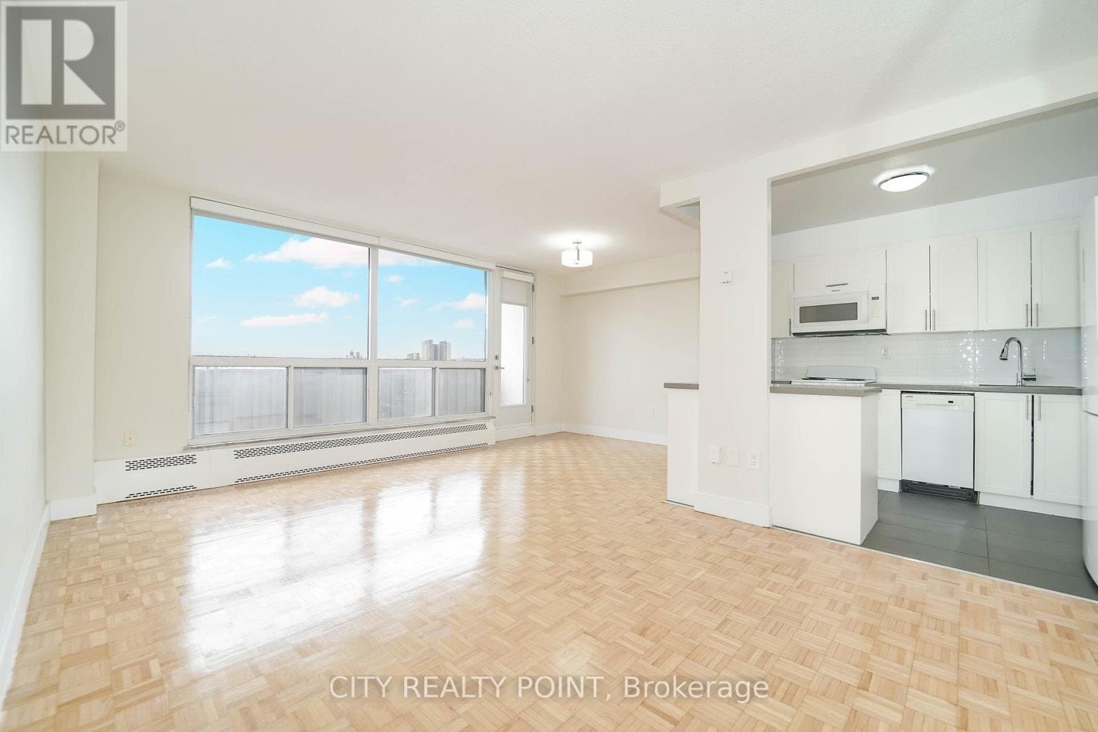 666 Spadina Avenue - Photo 2