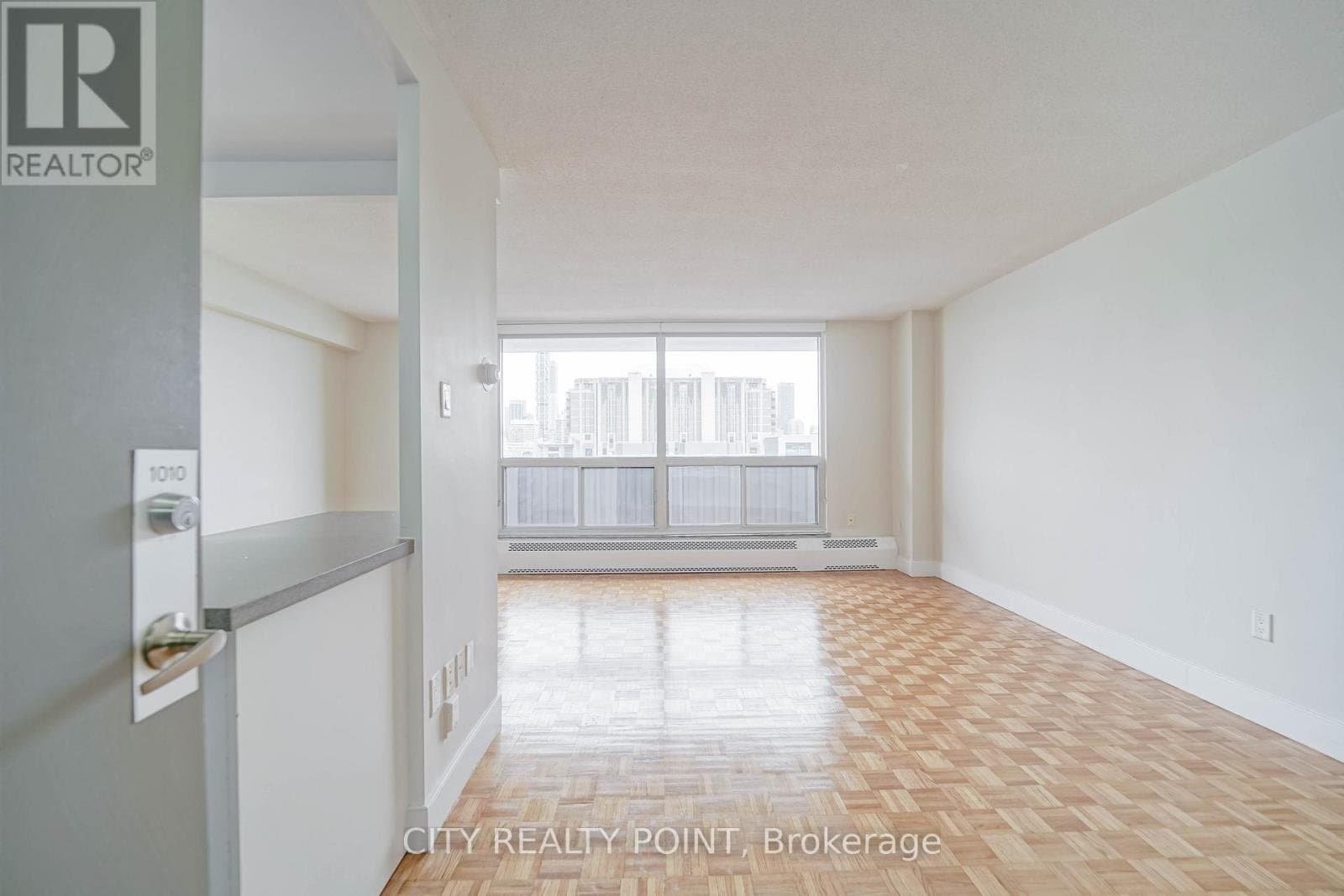 666 Spadina Avenue - Photo 2