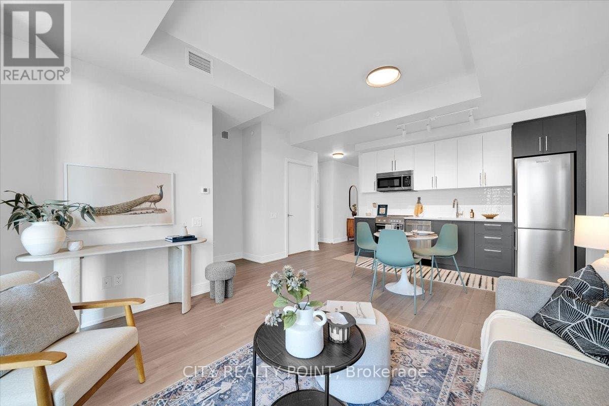 664 Spadina Avenue - Photo 1
