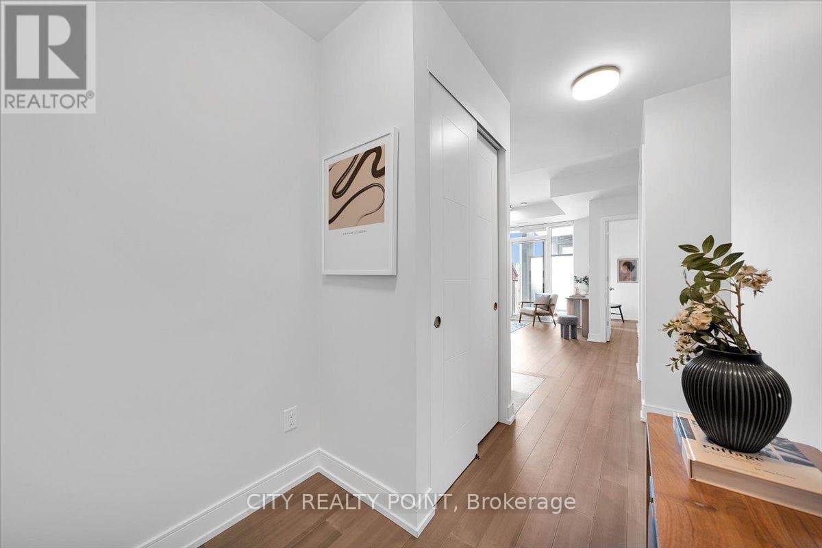664 Spadina Avenue - Photo 2