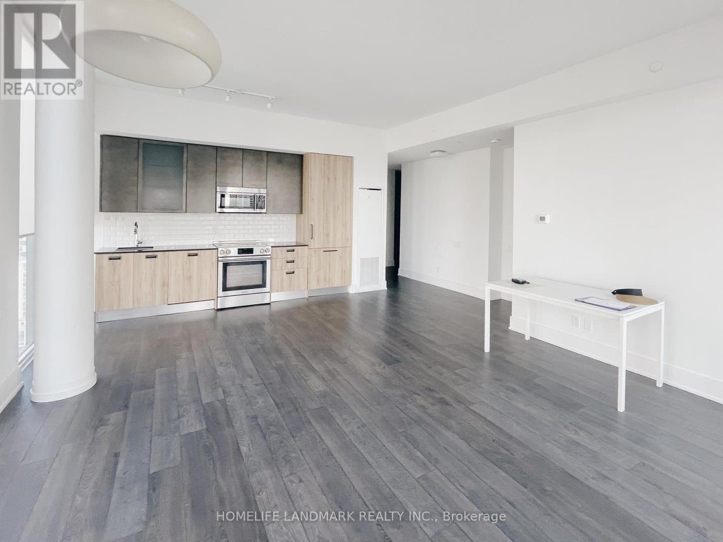28 Wellesley Street - Photo 2