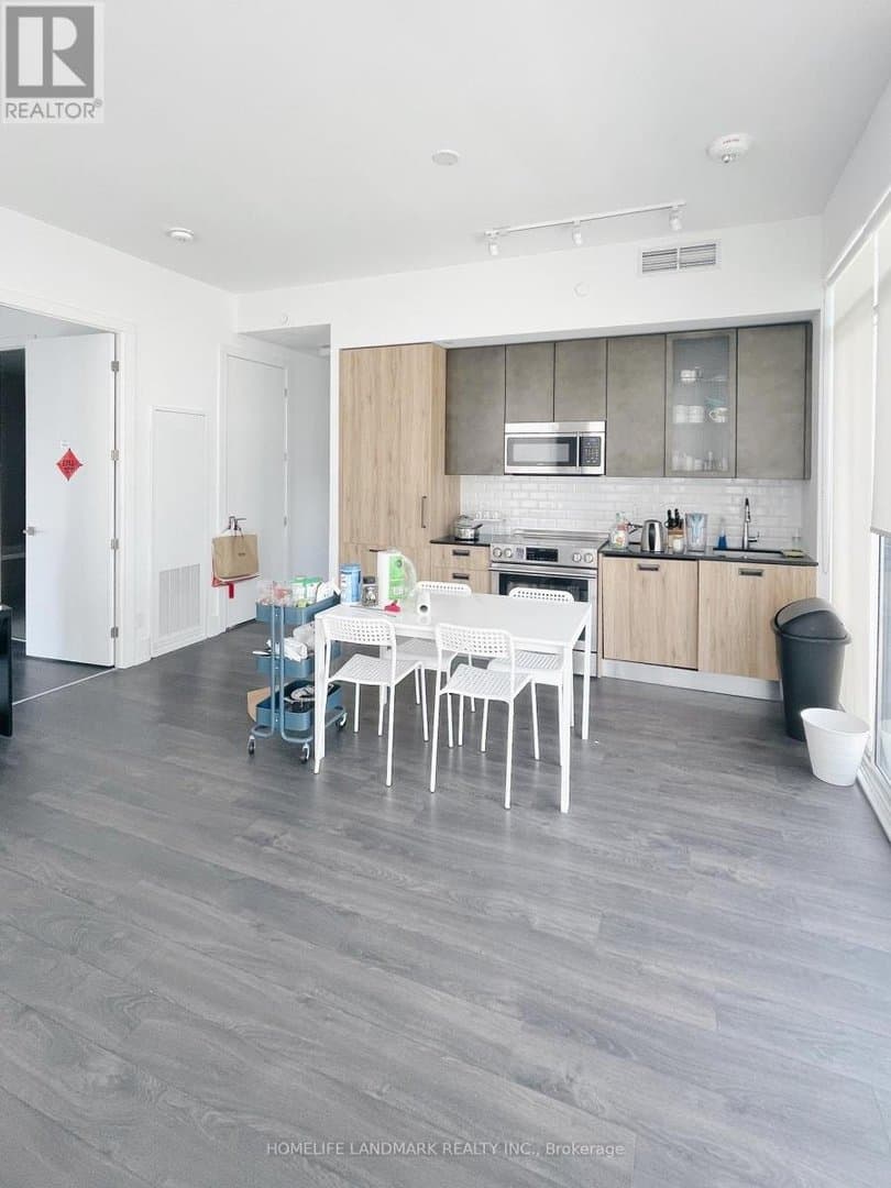 28 Wellesley Street - Photo 2