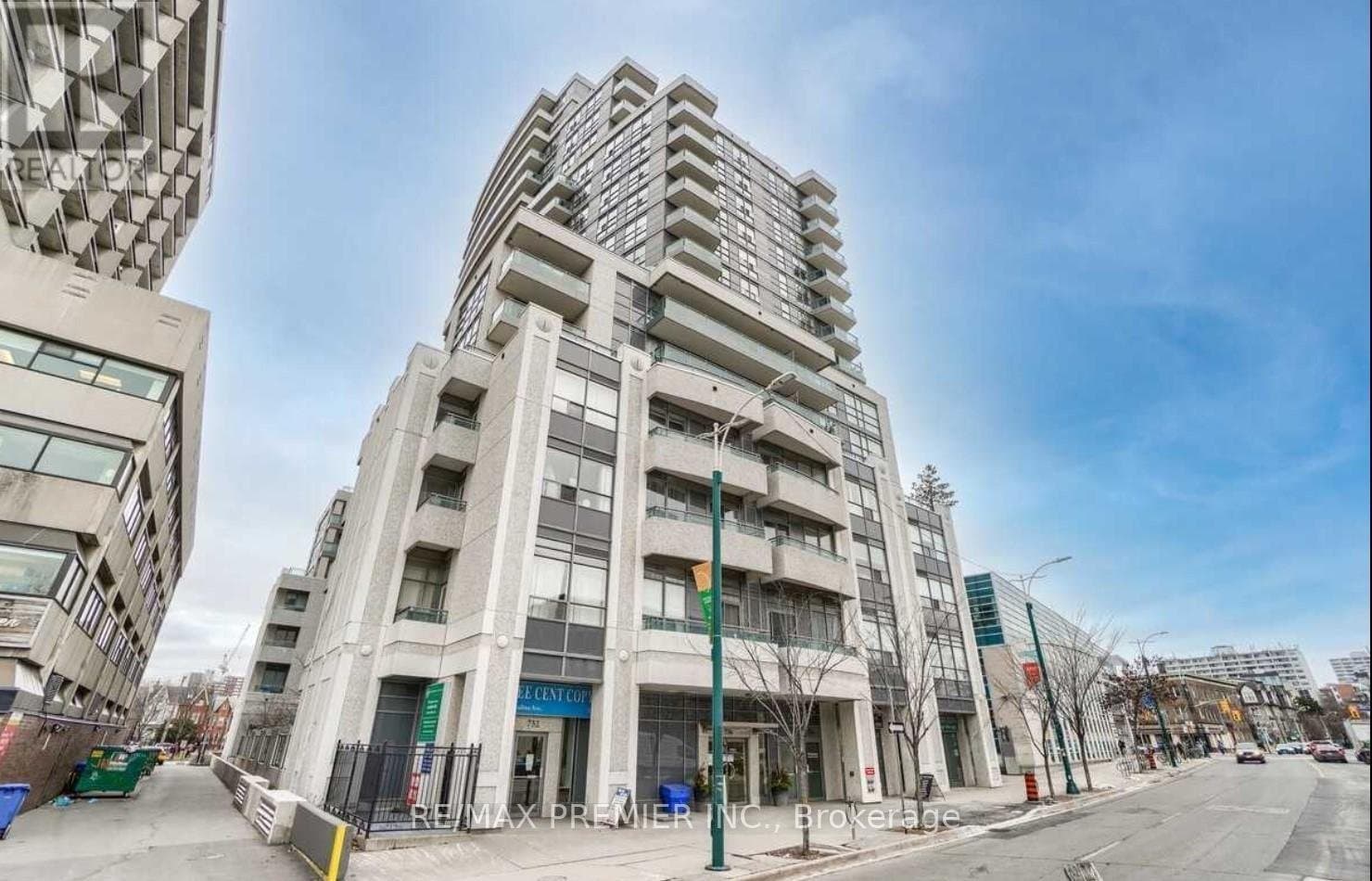 736 Spadina Avenue - Photo 1