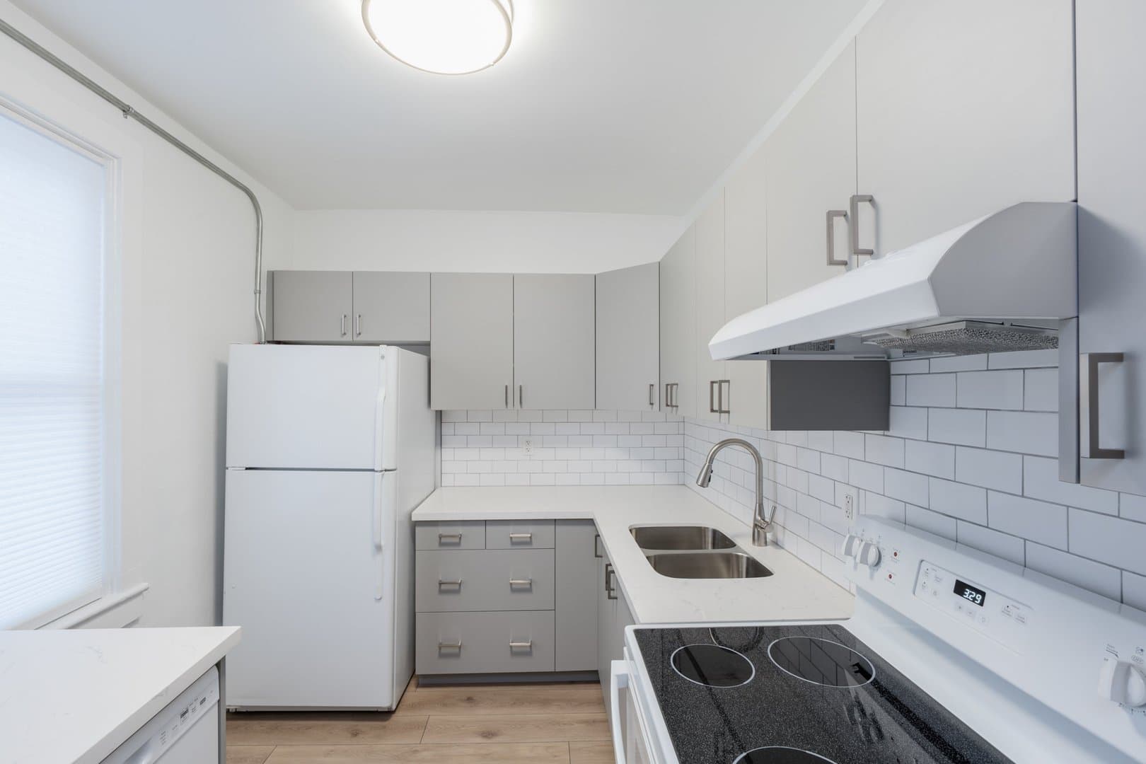 15 Indian Road Crescent - Photo 3