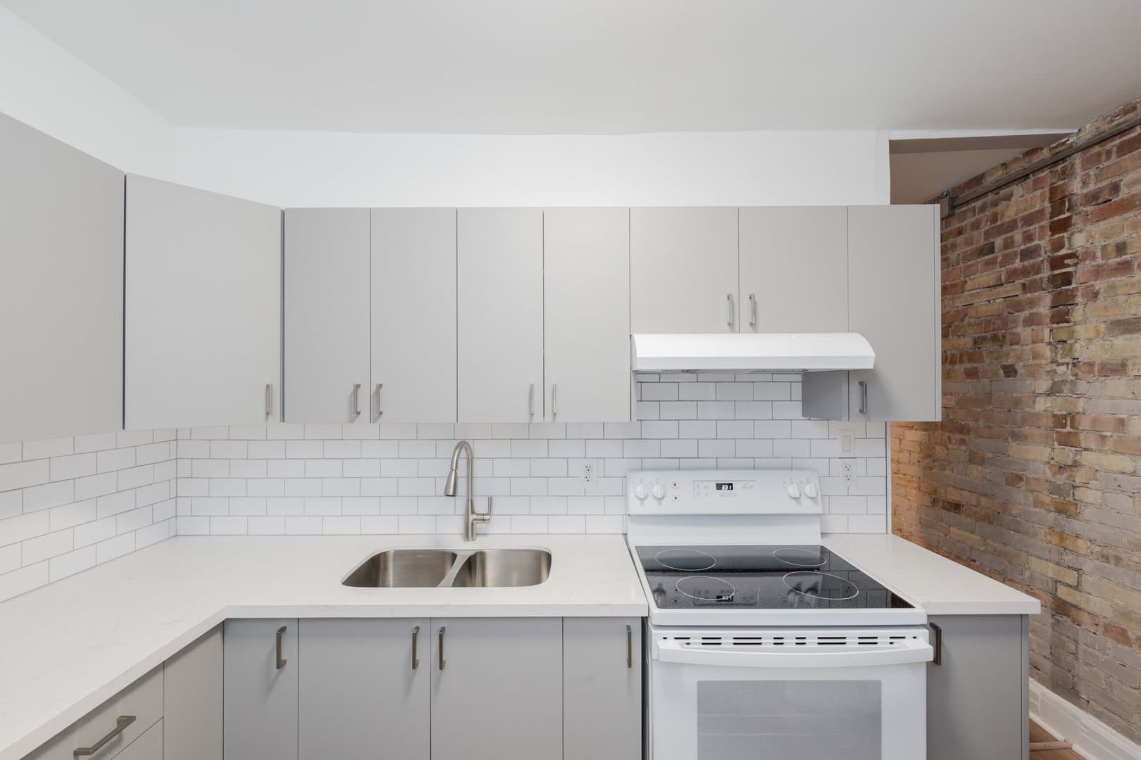 15 Indian Road Crescent - Photo 4