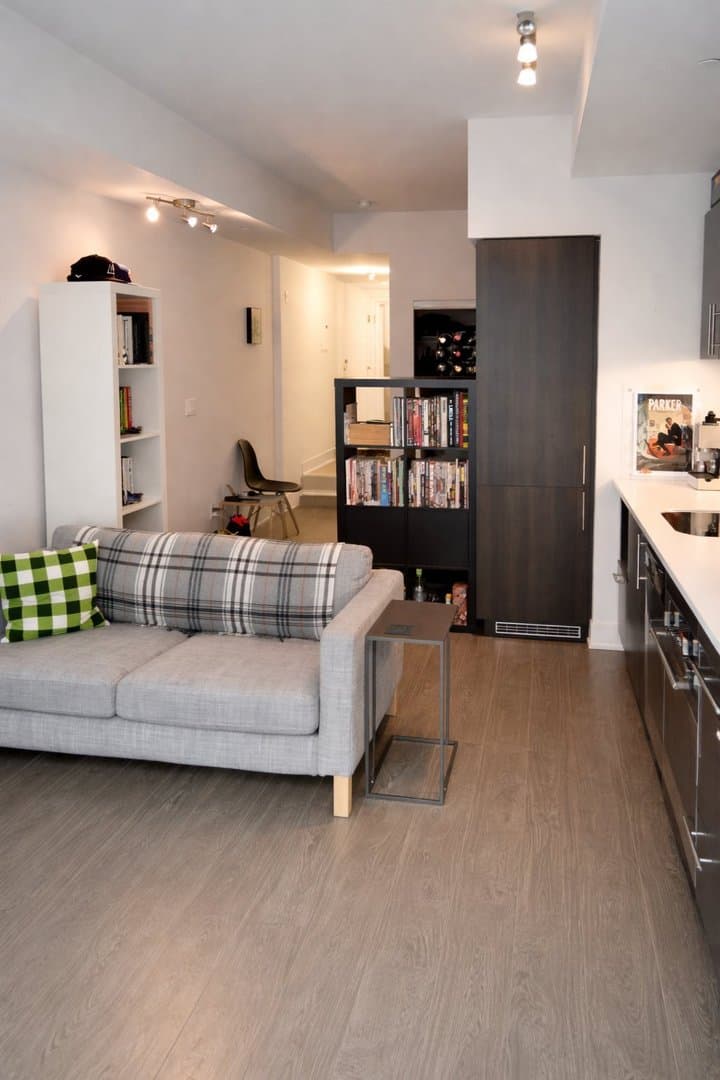 508 Wellington Street West - Photo 3