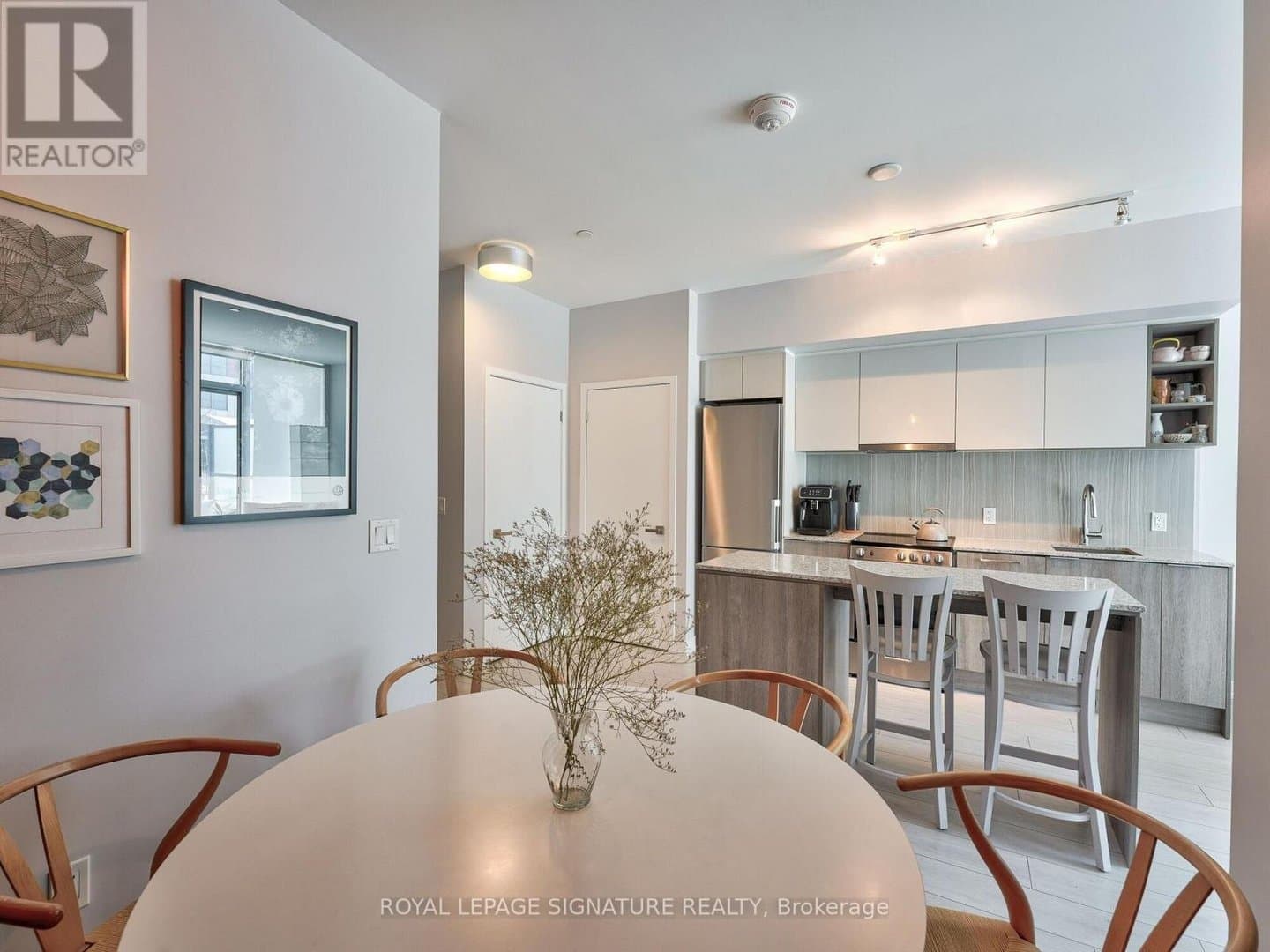 31 Tippett Road - Photo 3
