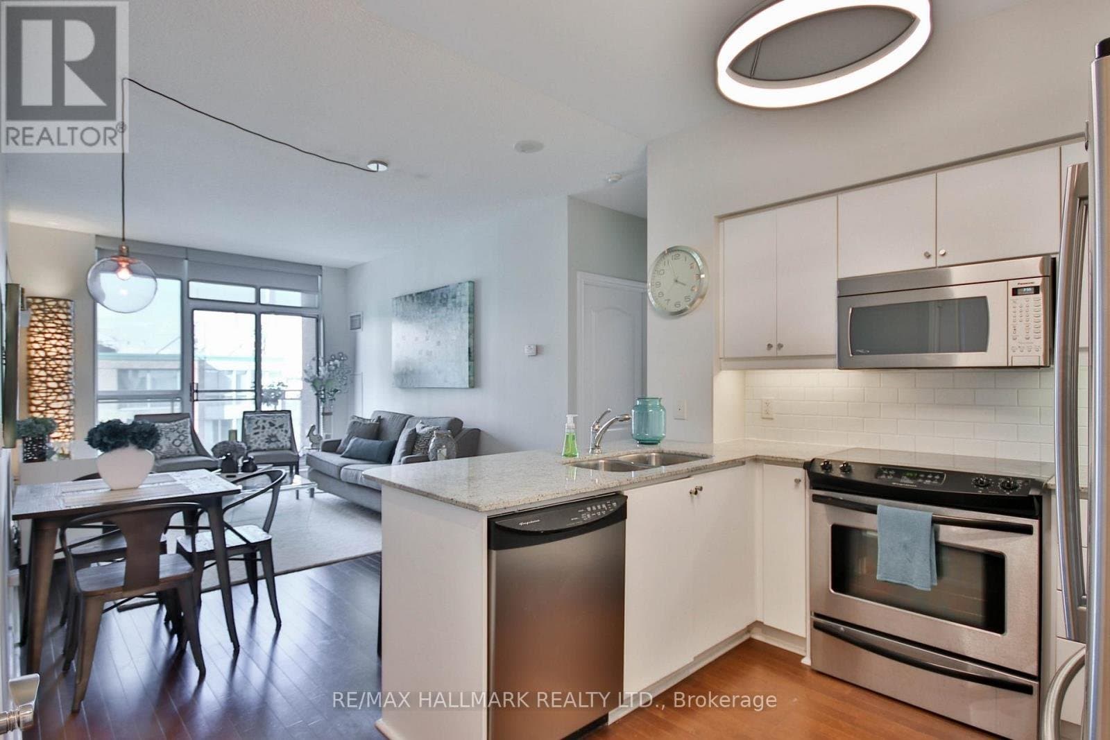 319 Merton Street - Photo 2