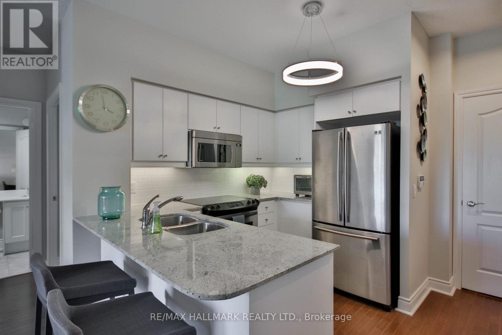 319 Merton Street - Photo 4