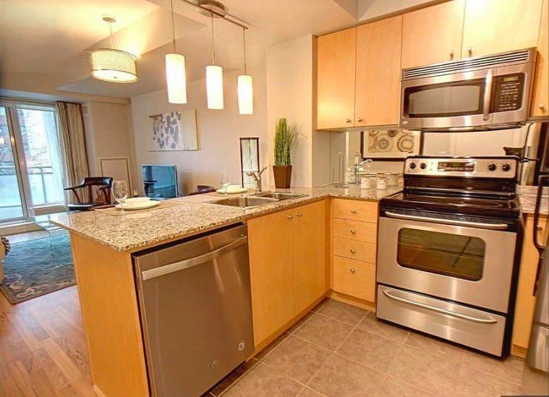 8 Scollard Street - Photo 3