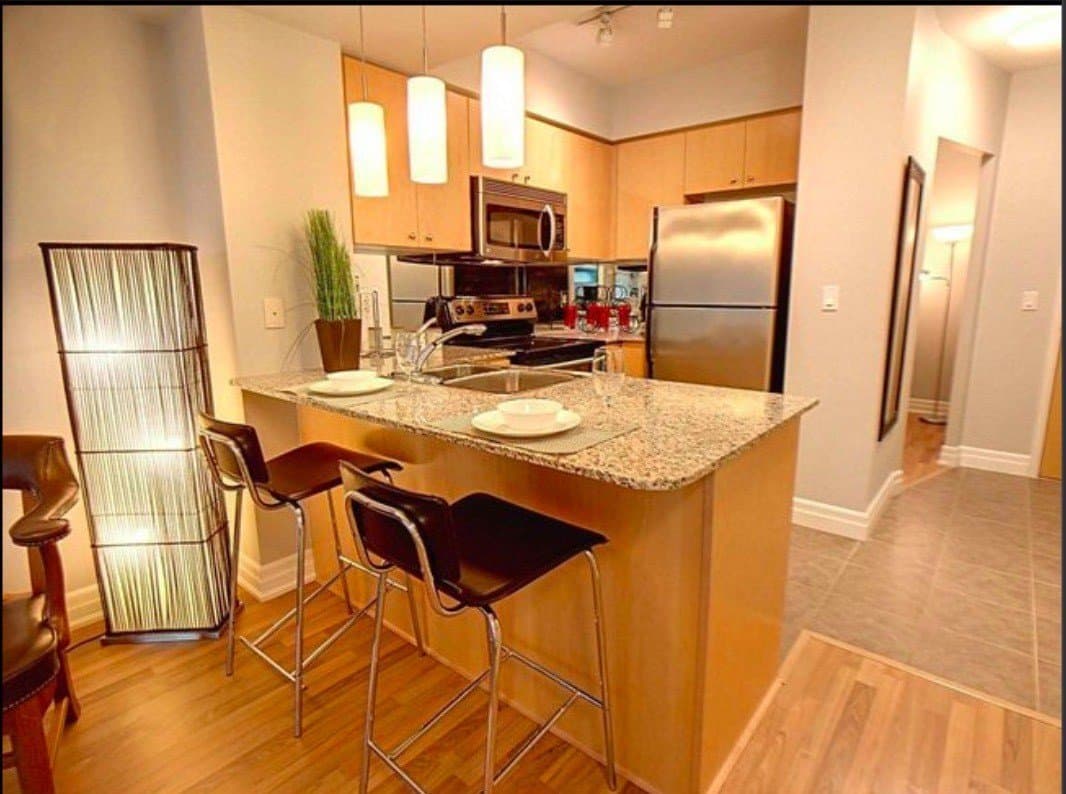 8 Scollard Street - Photo 2