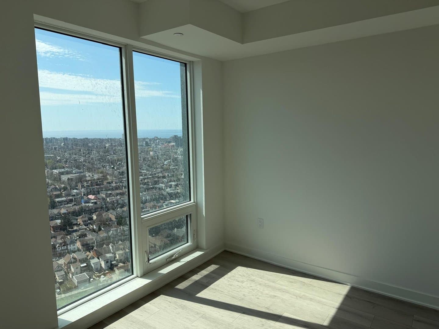 1185 Dupont Street - Photo 3