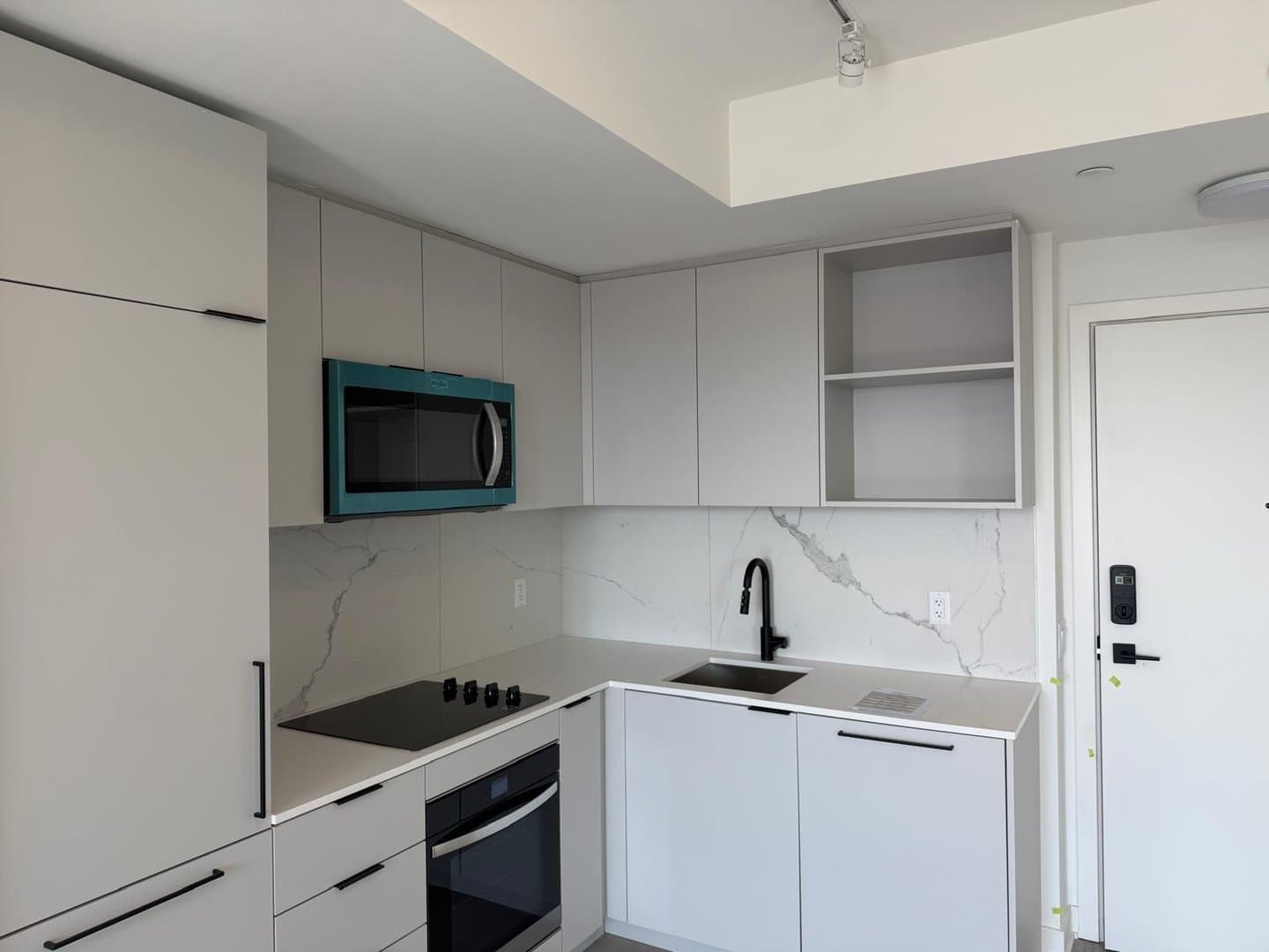 1185 Dupont Street - Photo 2