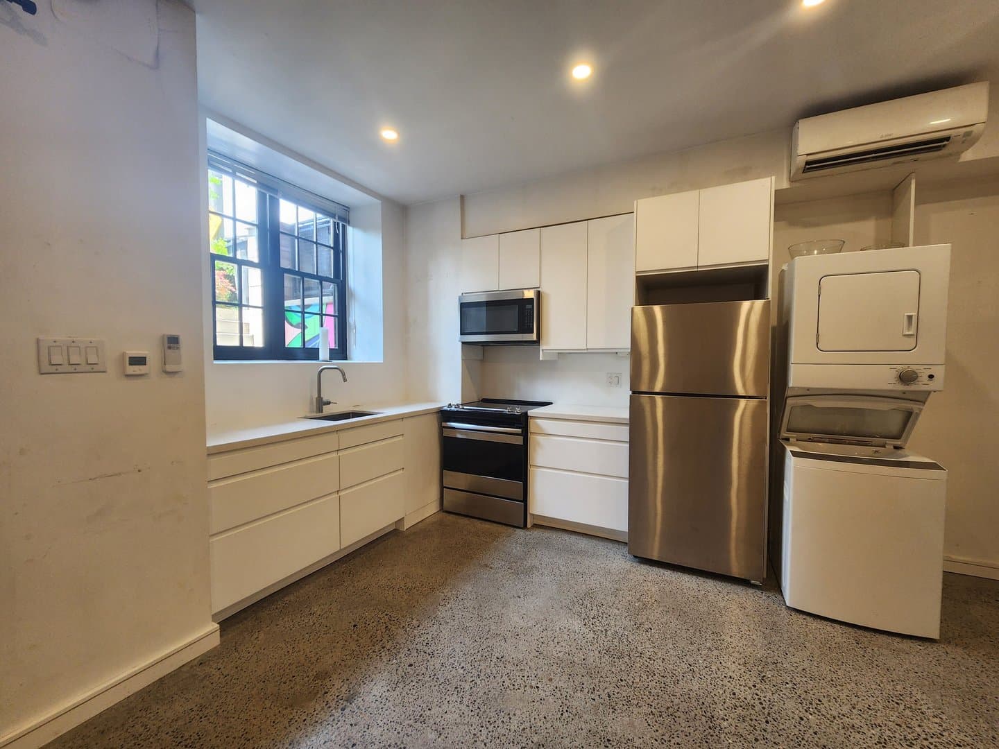 195 Saint Clarens Avenue - Photo 3