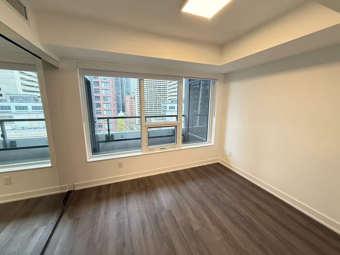 609 Sherbourne Street - Photo 4