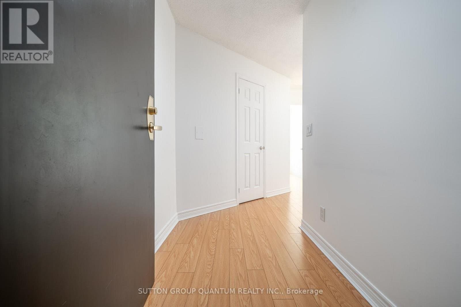 30 Grand Trunk Crescent - Photo 2