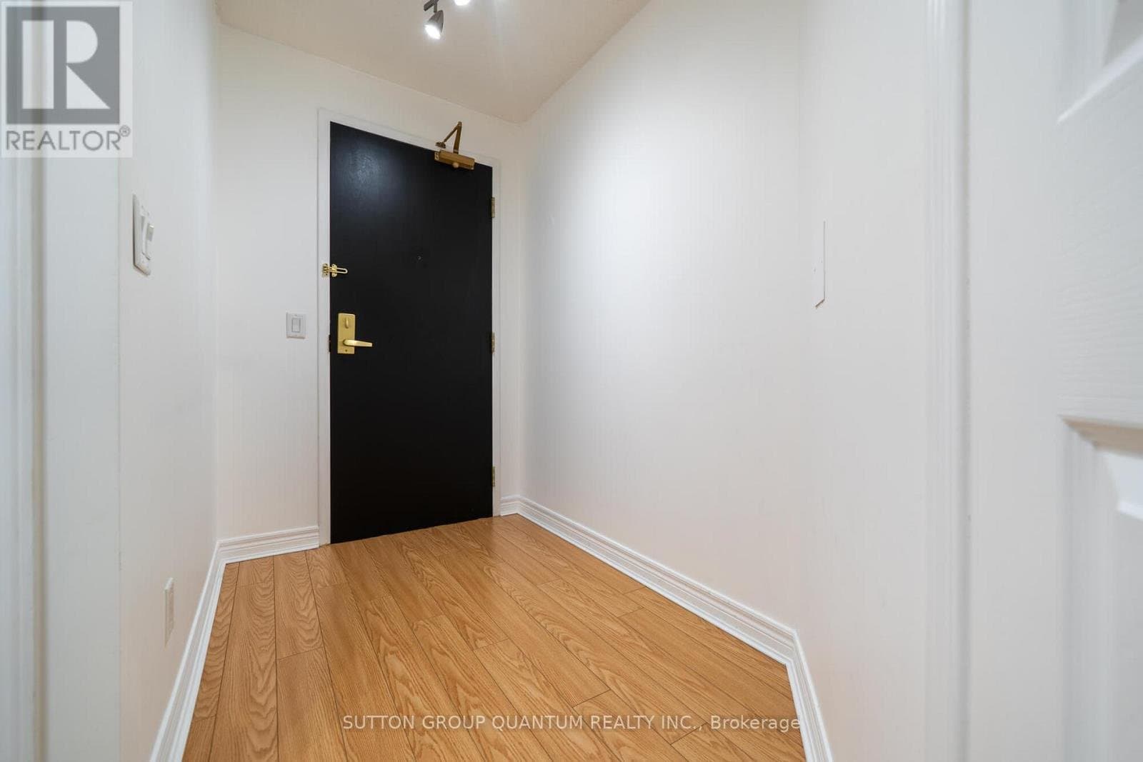 30 Grand Trunk Crescent - Photo 3