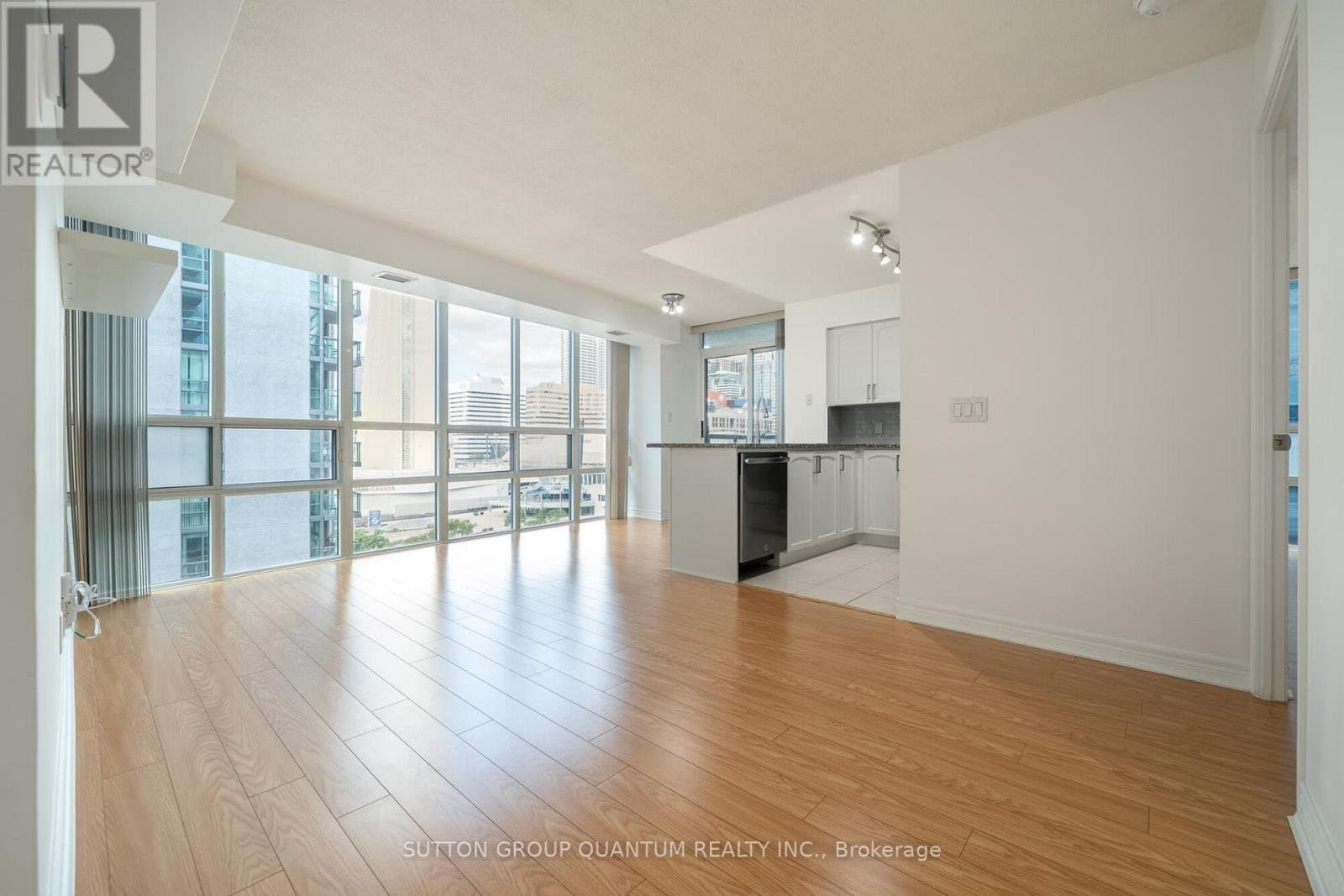 30 Grand Trunk Crescent - Photo 4